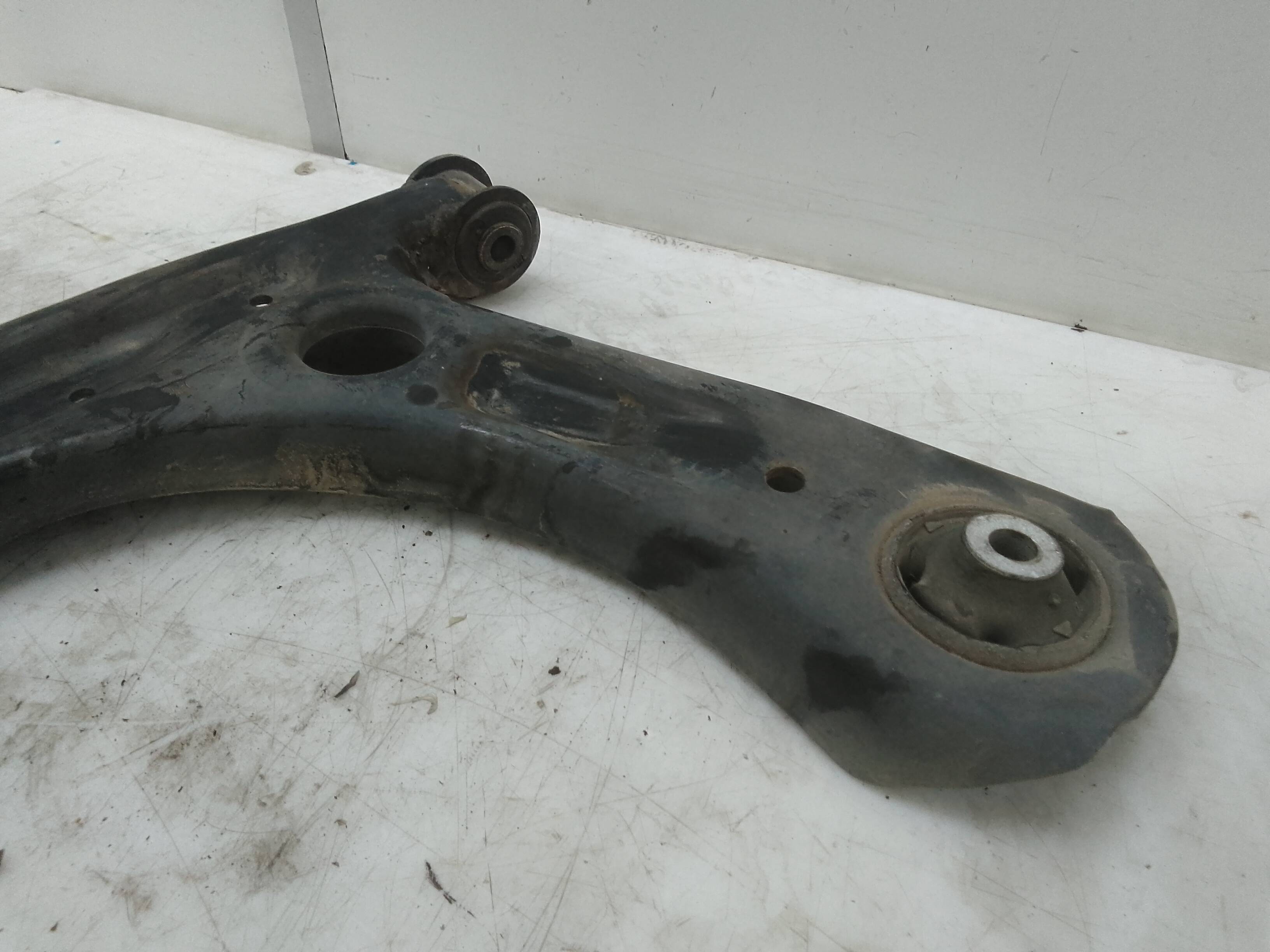 Brazo suspension inferior delantero izquierdo seat toledo (kg3)(07.2012->)