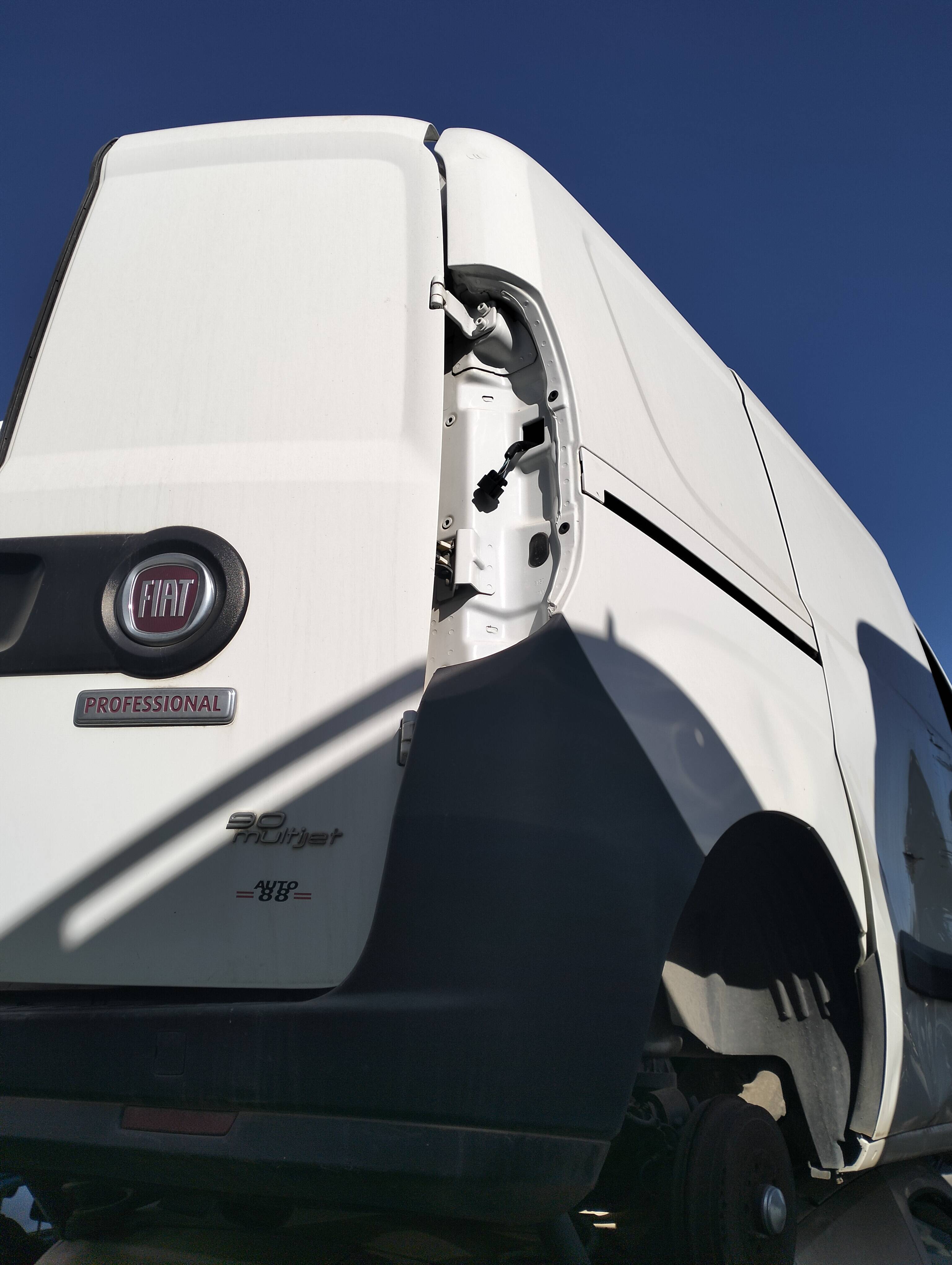 Puerta trasera carga derecha fiat iii fiorino (225)(2008->)