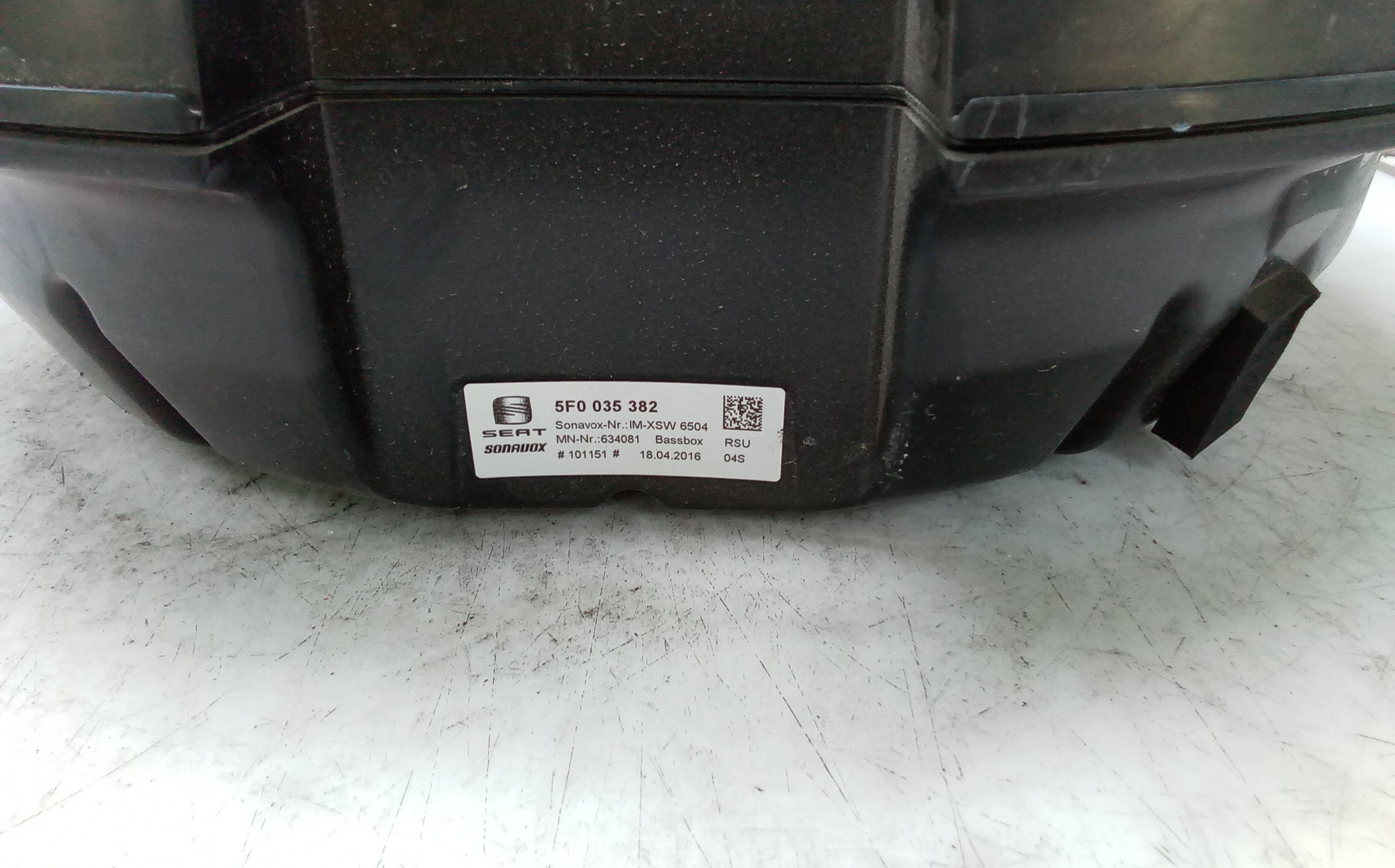 Caja subwoofer seat ateca (kh7)(03.2016->)