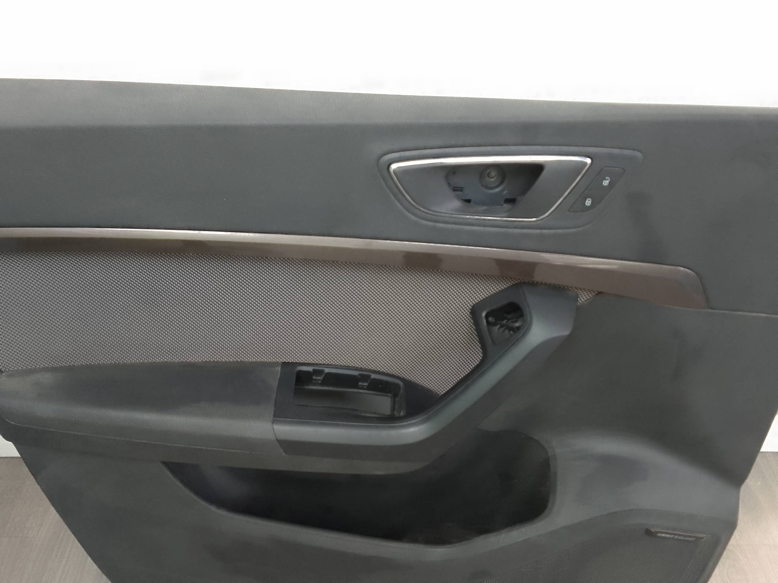 Guarnecido puerta delantera izquierda seat ateca (kh7)(03.2016->)