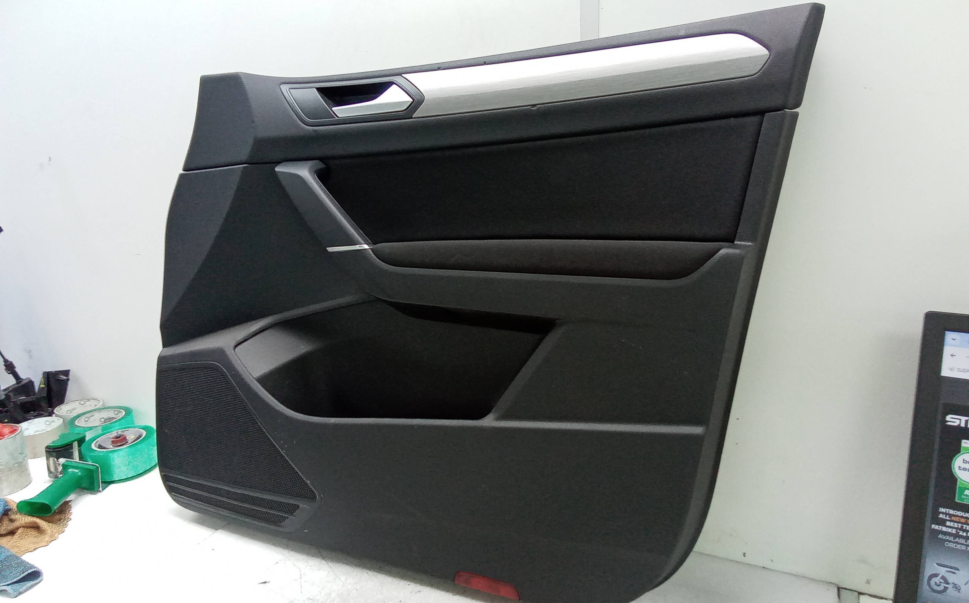 Guarnecido puerta delantera derecha volkswagen touran (5t1)(04.2015->)