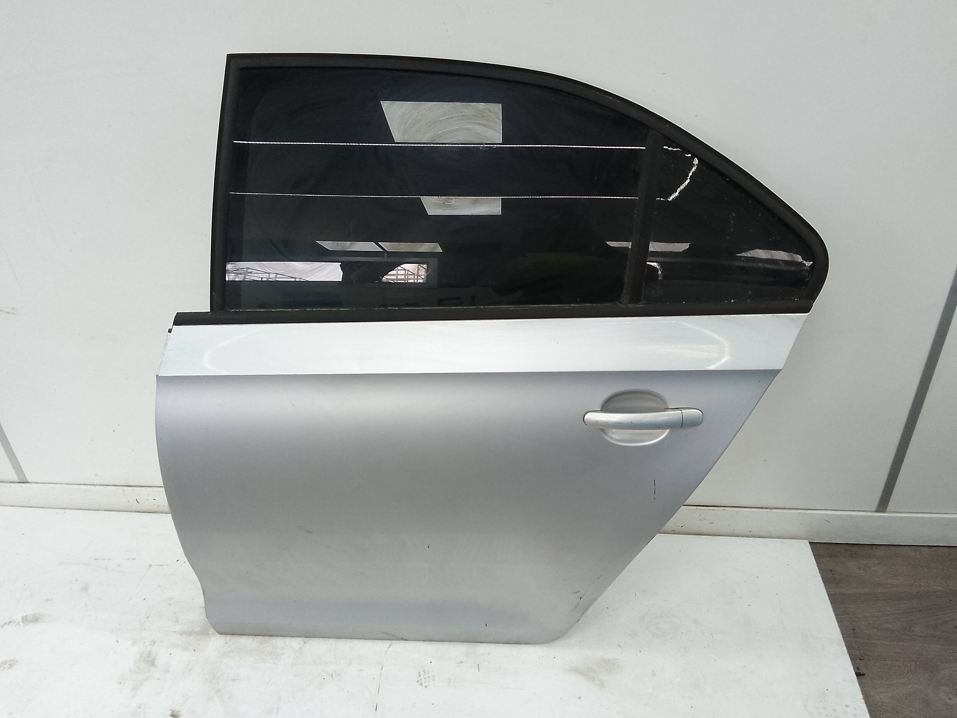 Puerta trasera izquierda seat toledo (kg3)(07.2012->)