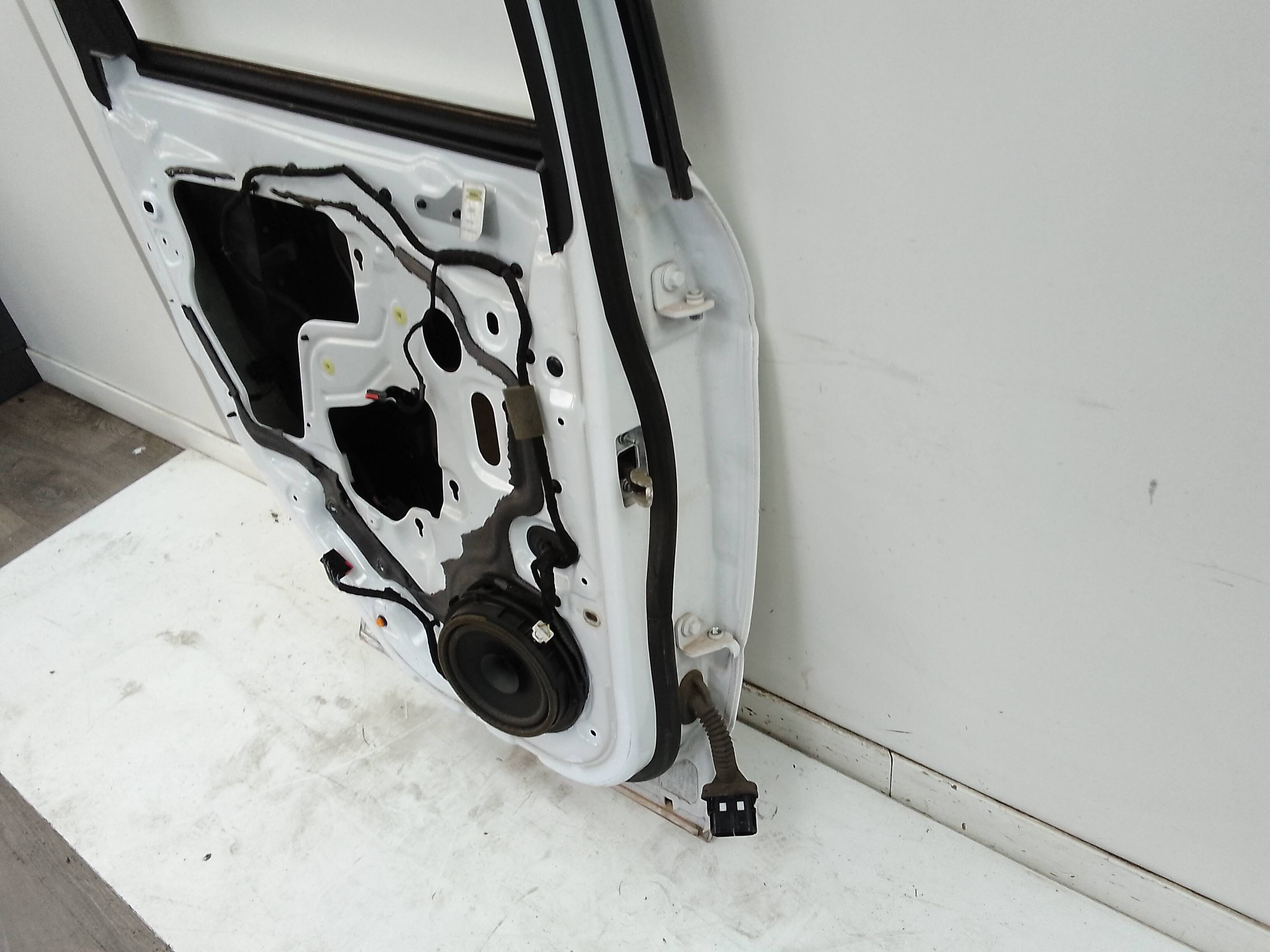 Puerta trasera izquierda ford c-max (cb7)(2010->)