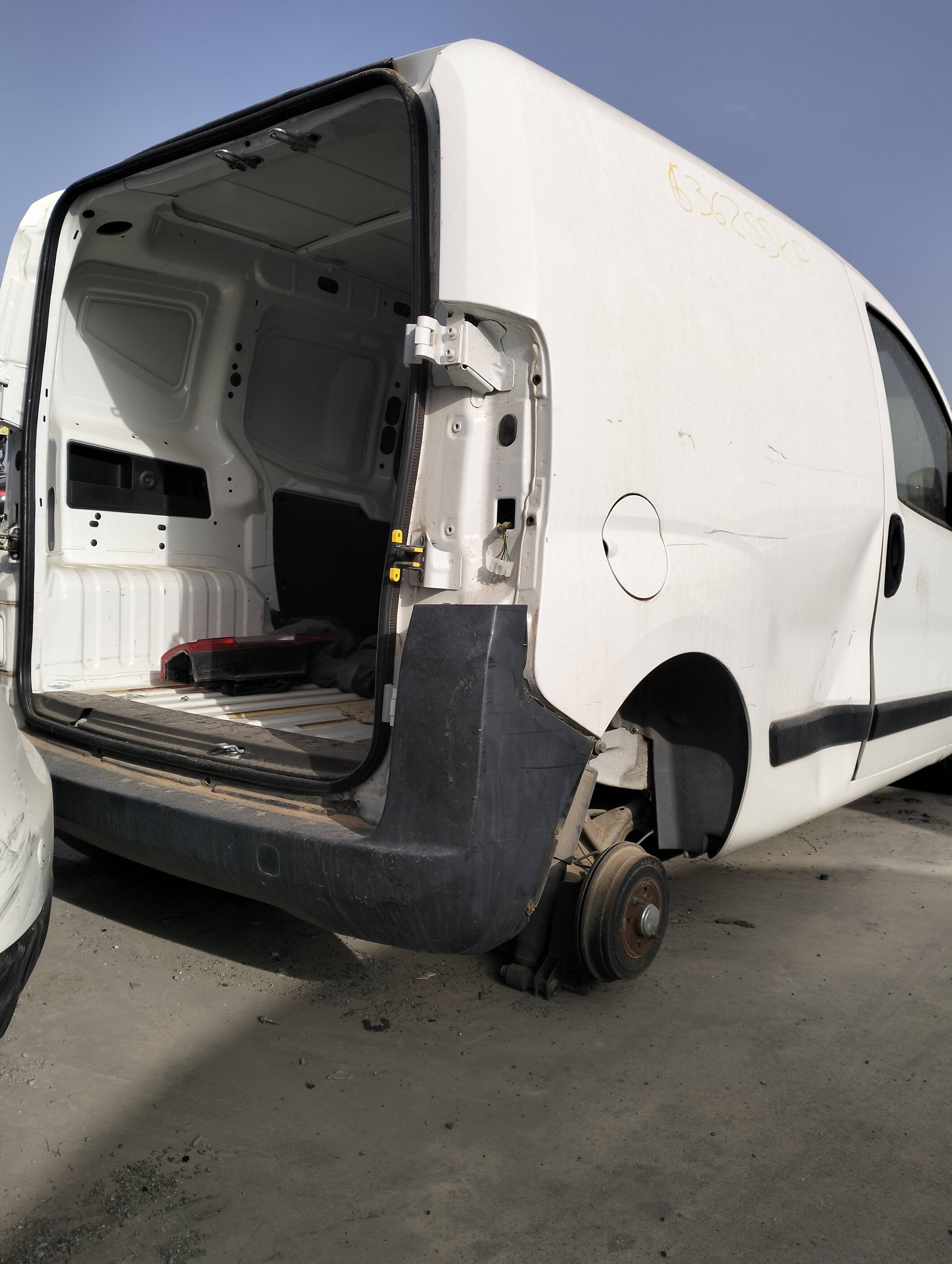 Paragolpes trasero fiat iii fiorino (225)(2008->)