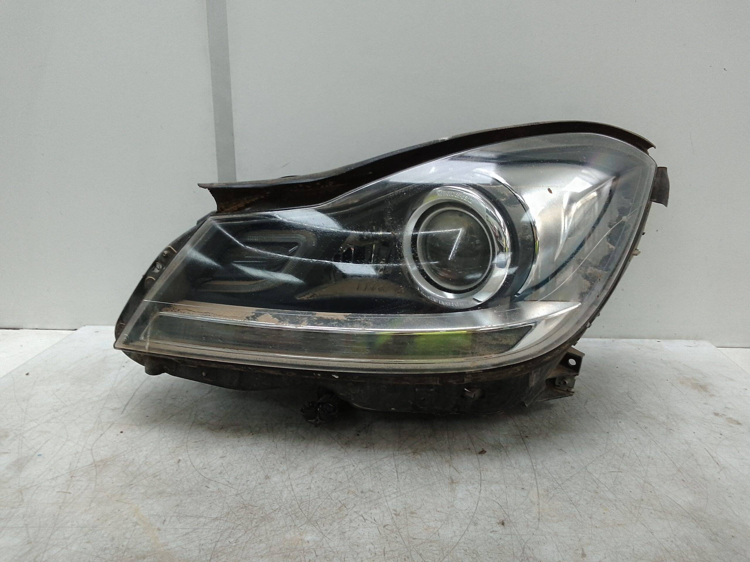 Faro izquierdo mercedes-benz clase c (bm 204) coupe (01.2011->)