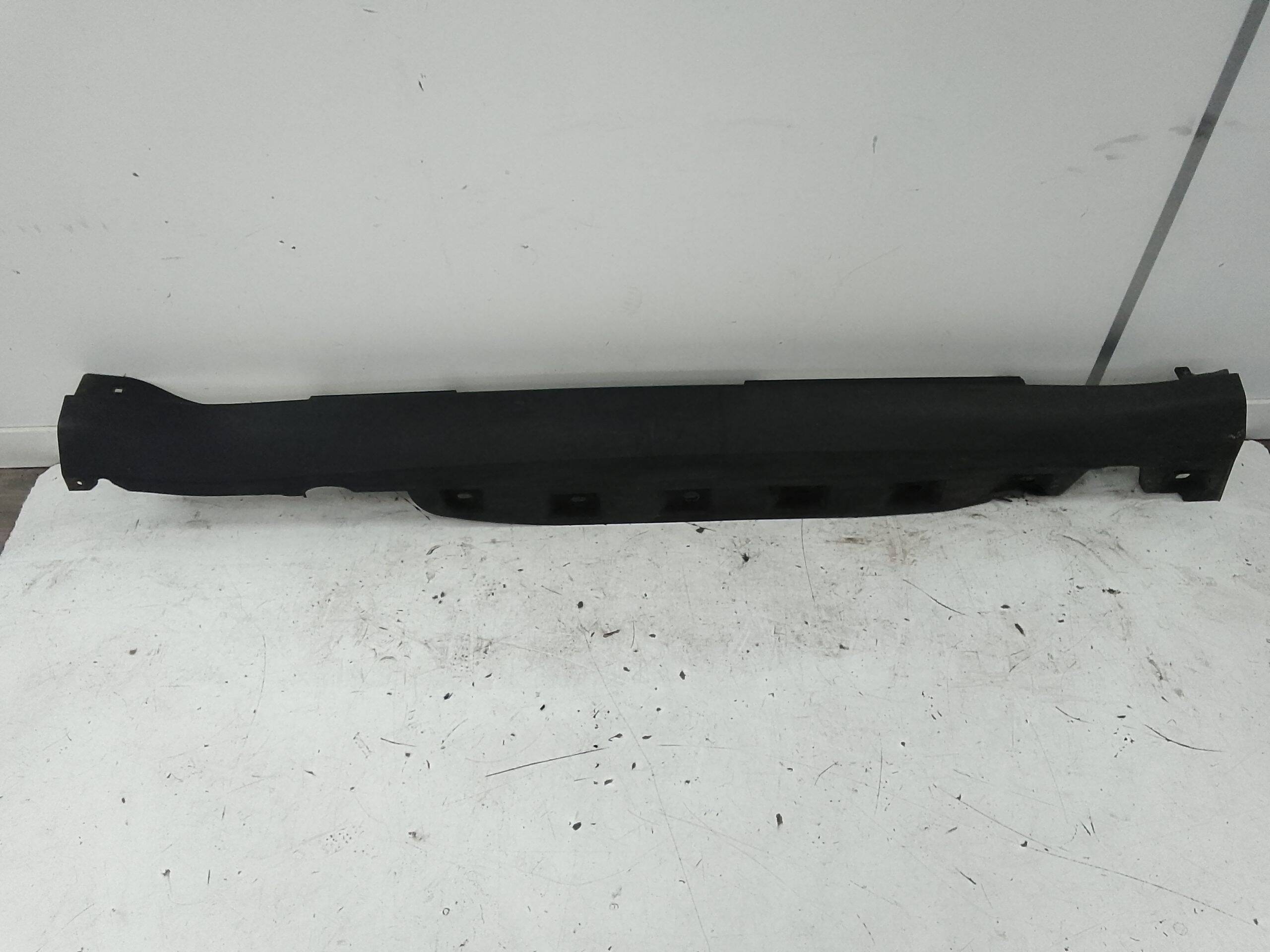 Spoiler talonera derecha mini cooper d countryman