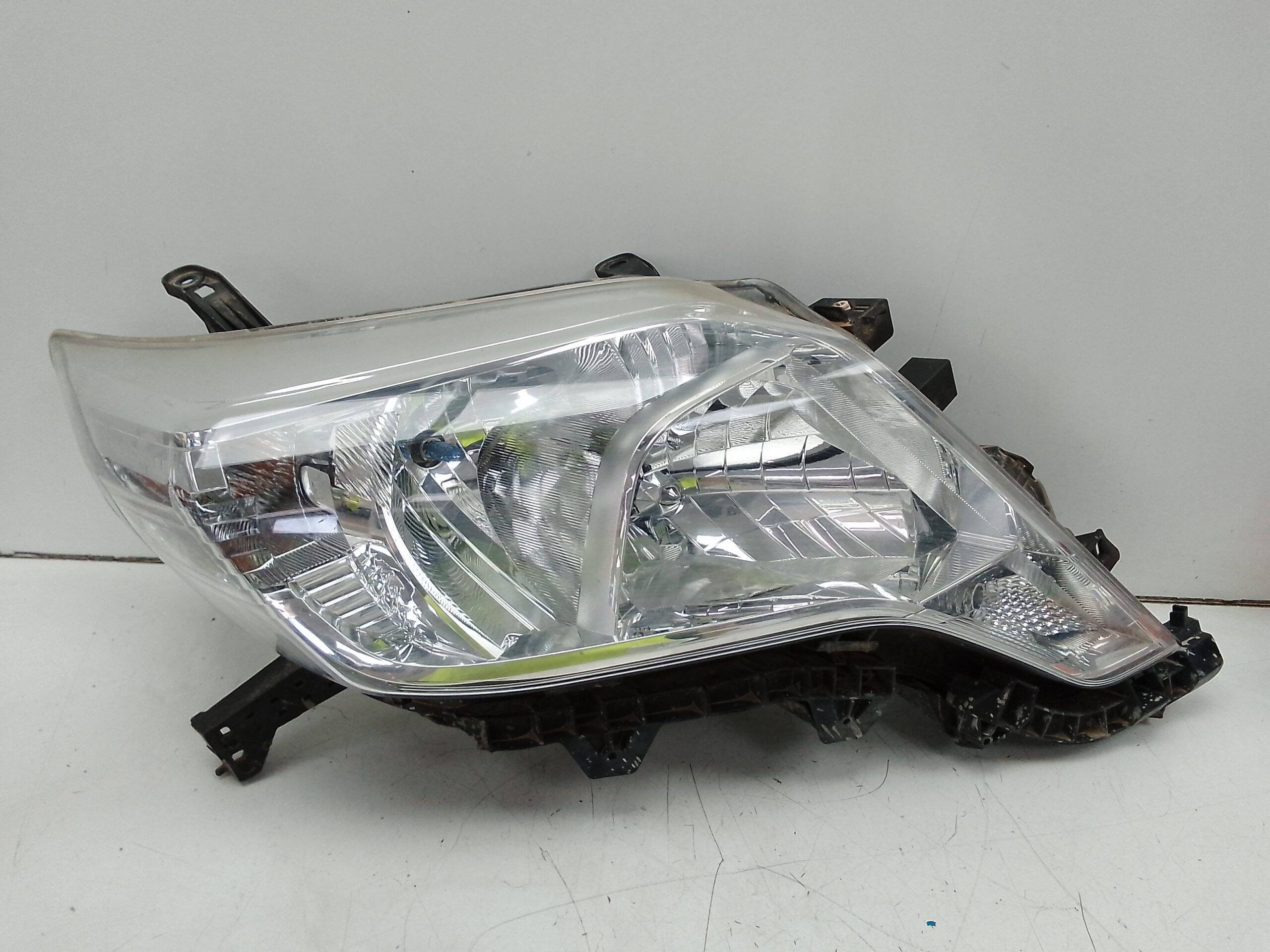 Faro derecho toyota land cruiser (j15)(2009->)