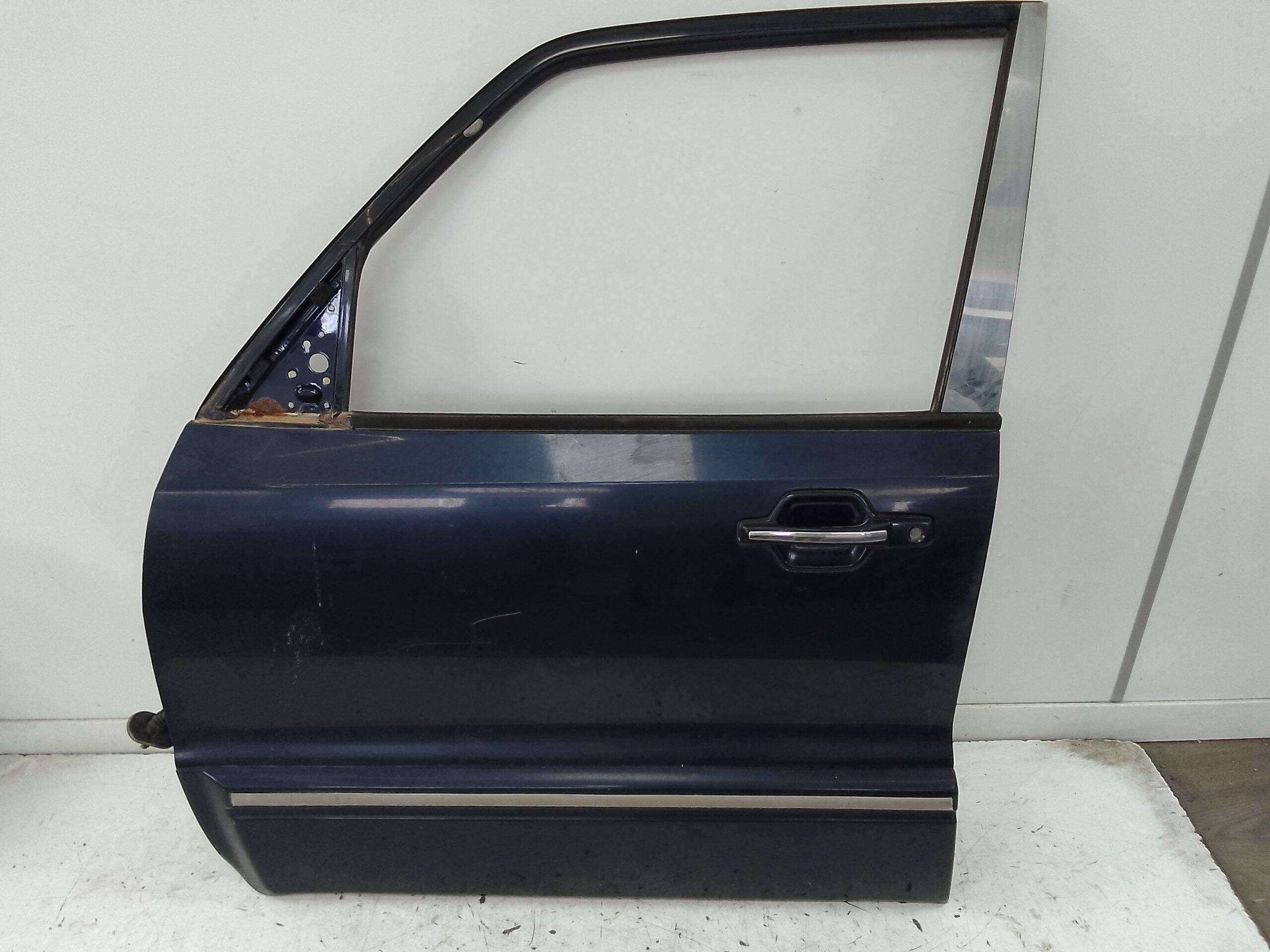 Puerta delantera izquierda mitsubishi montero (v60/v70)(2000->)