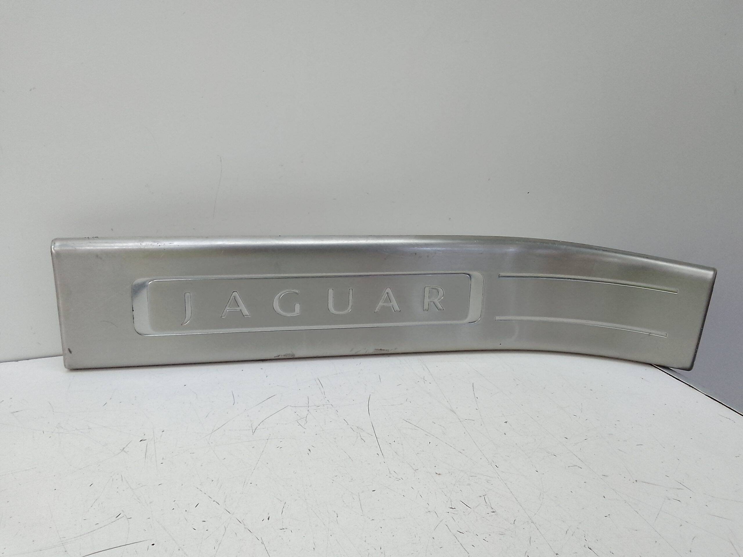 Moldura puerta trasera  izquierda jaguar xj (2009->)