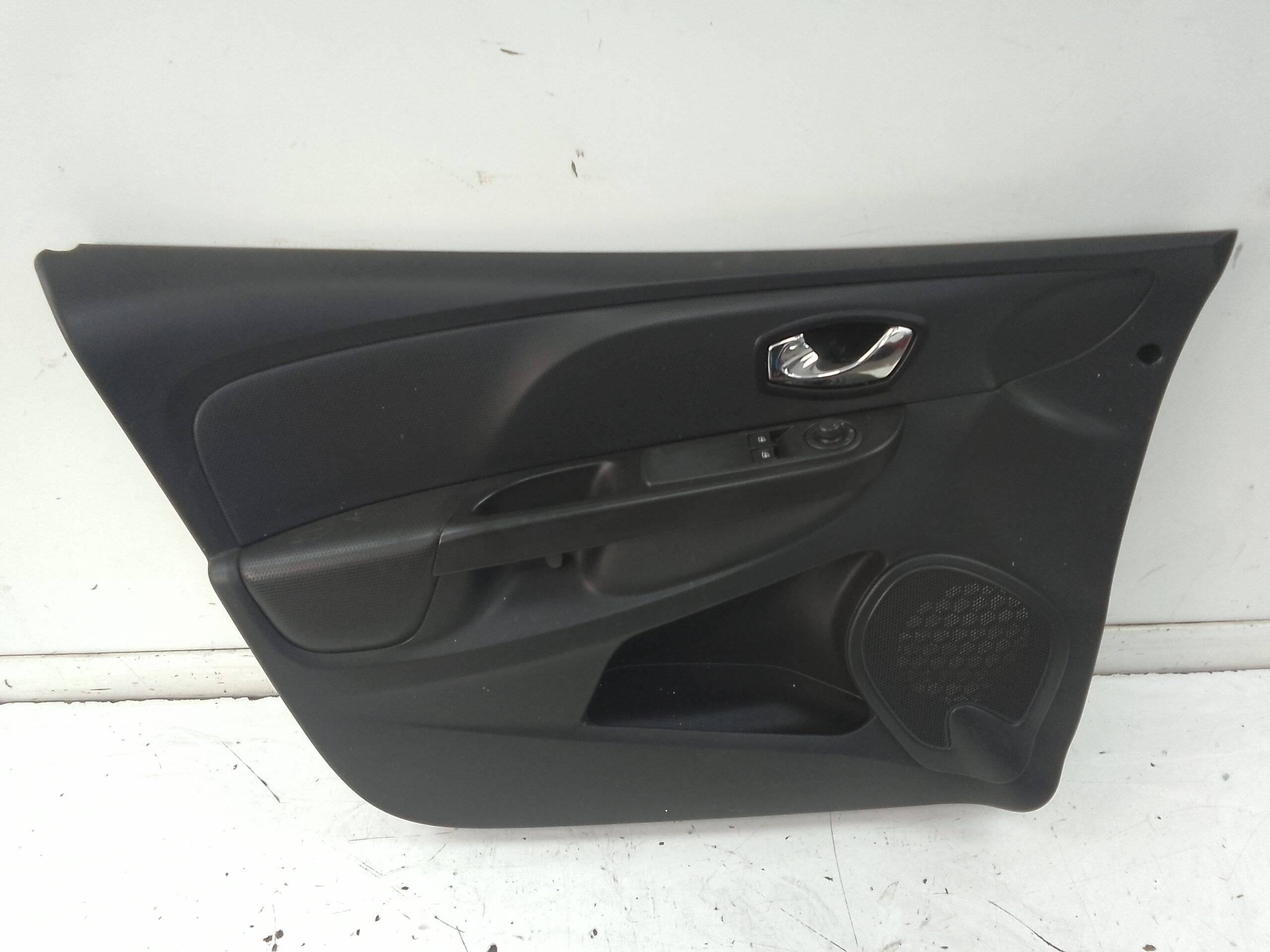 Guarnecido puerta lateral izquierda renault clio iv (2012->)