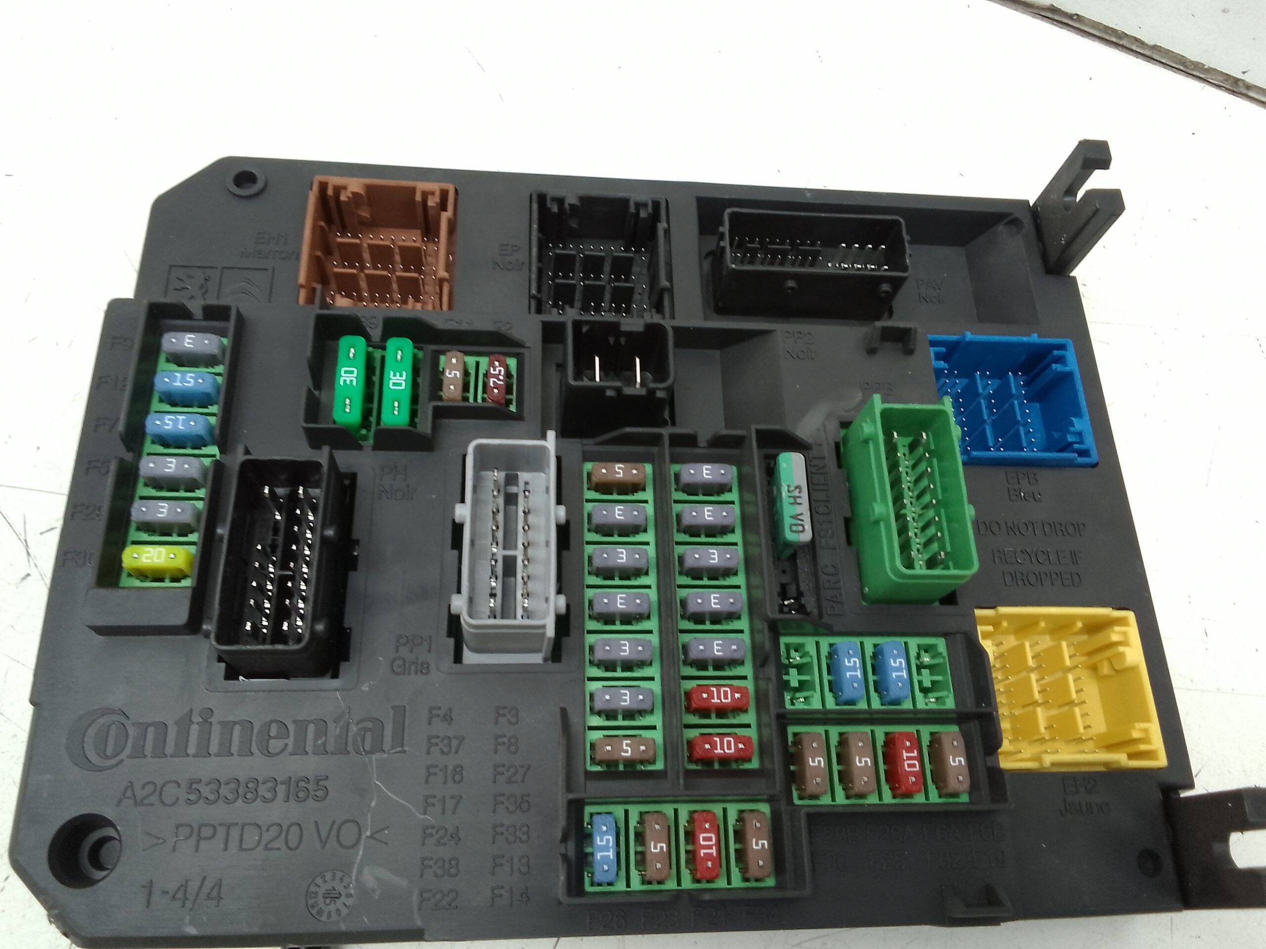 Caja fusibles citroen c4 picasso/spacetourer (05.2013->)