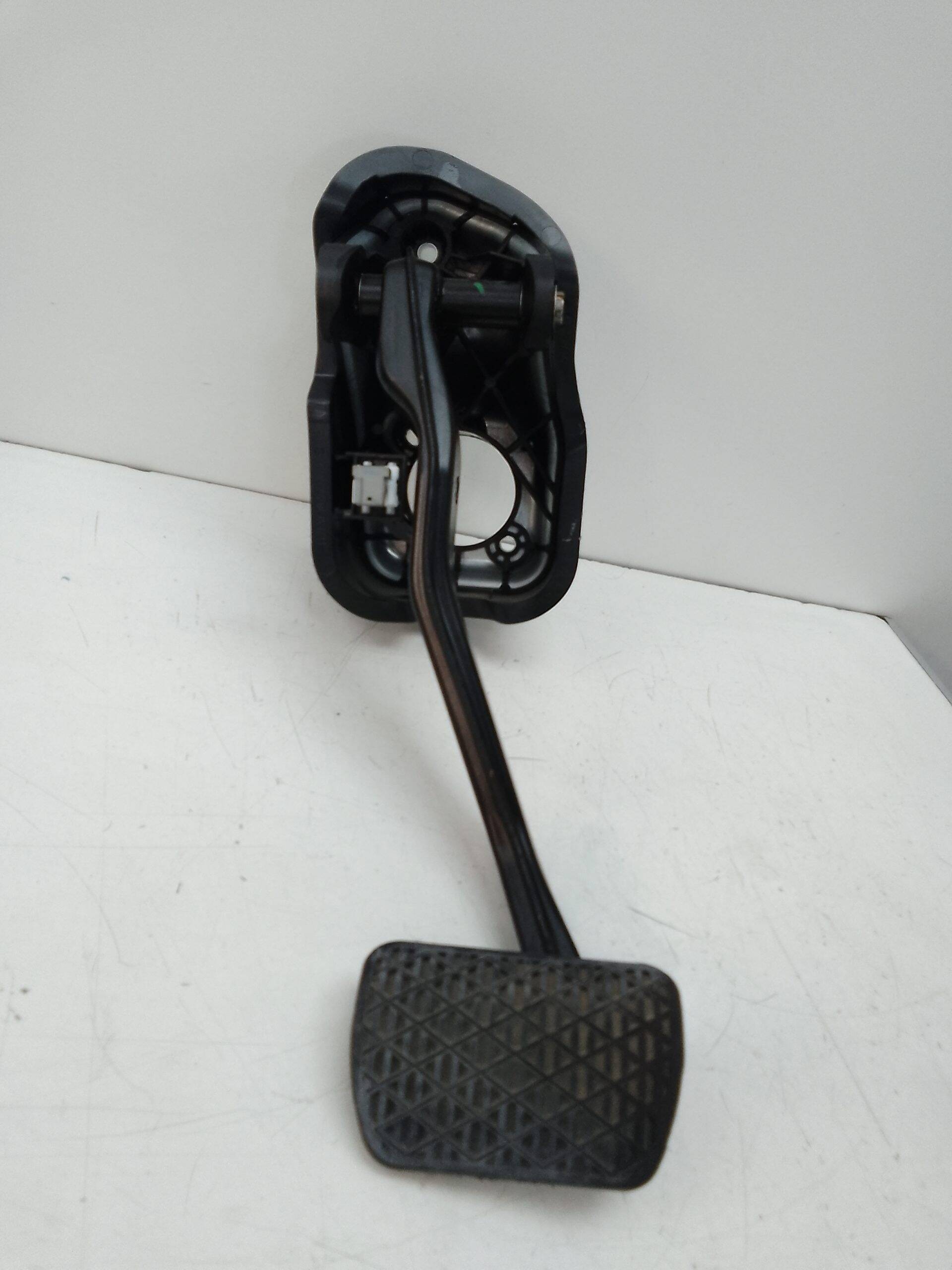 Pedal freno mercedes-benz clase c (bm 205) berlina (03.2014->)