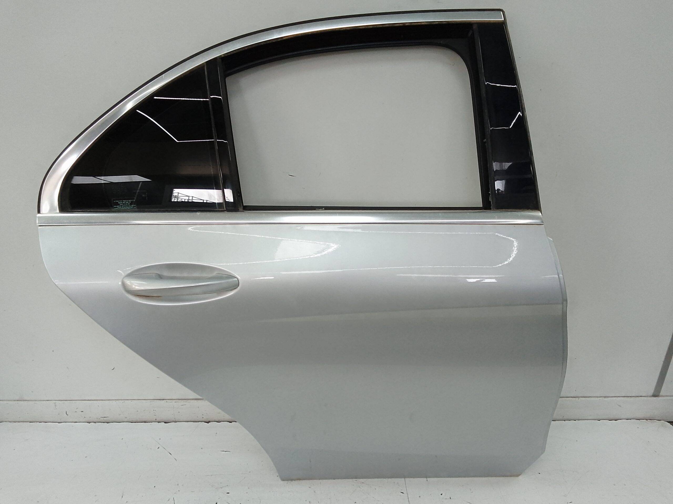 Puerta trasera derecha mercedes-benz clase c (bm 205) berlina (03.2014->)