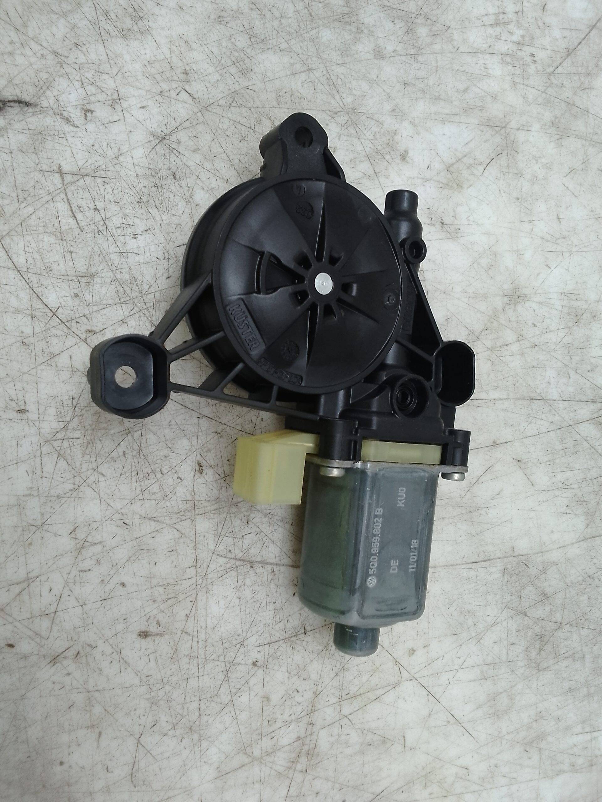 Motor elevalunas delantero derecho seat leon st 5f8 (10.2013->)