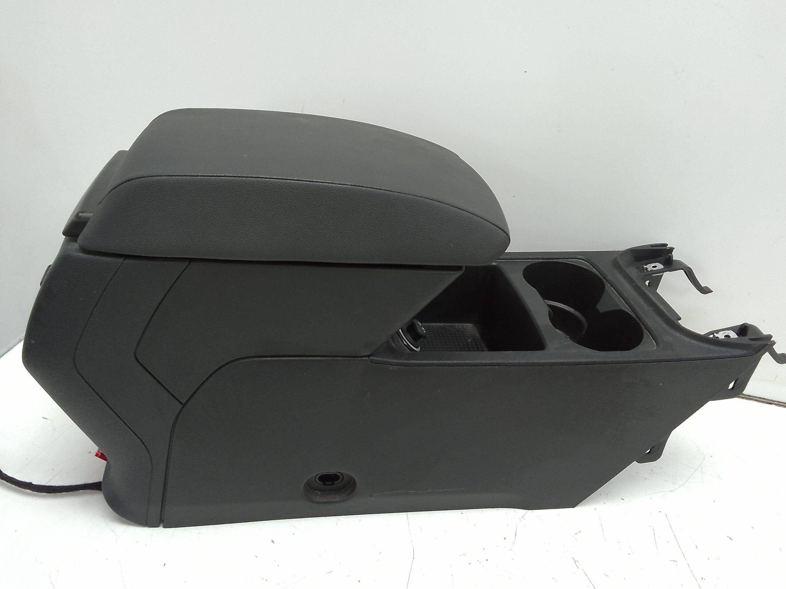 Reposabrazos seat leon st 5f8 (10.2013->)