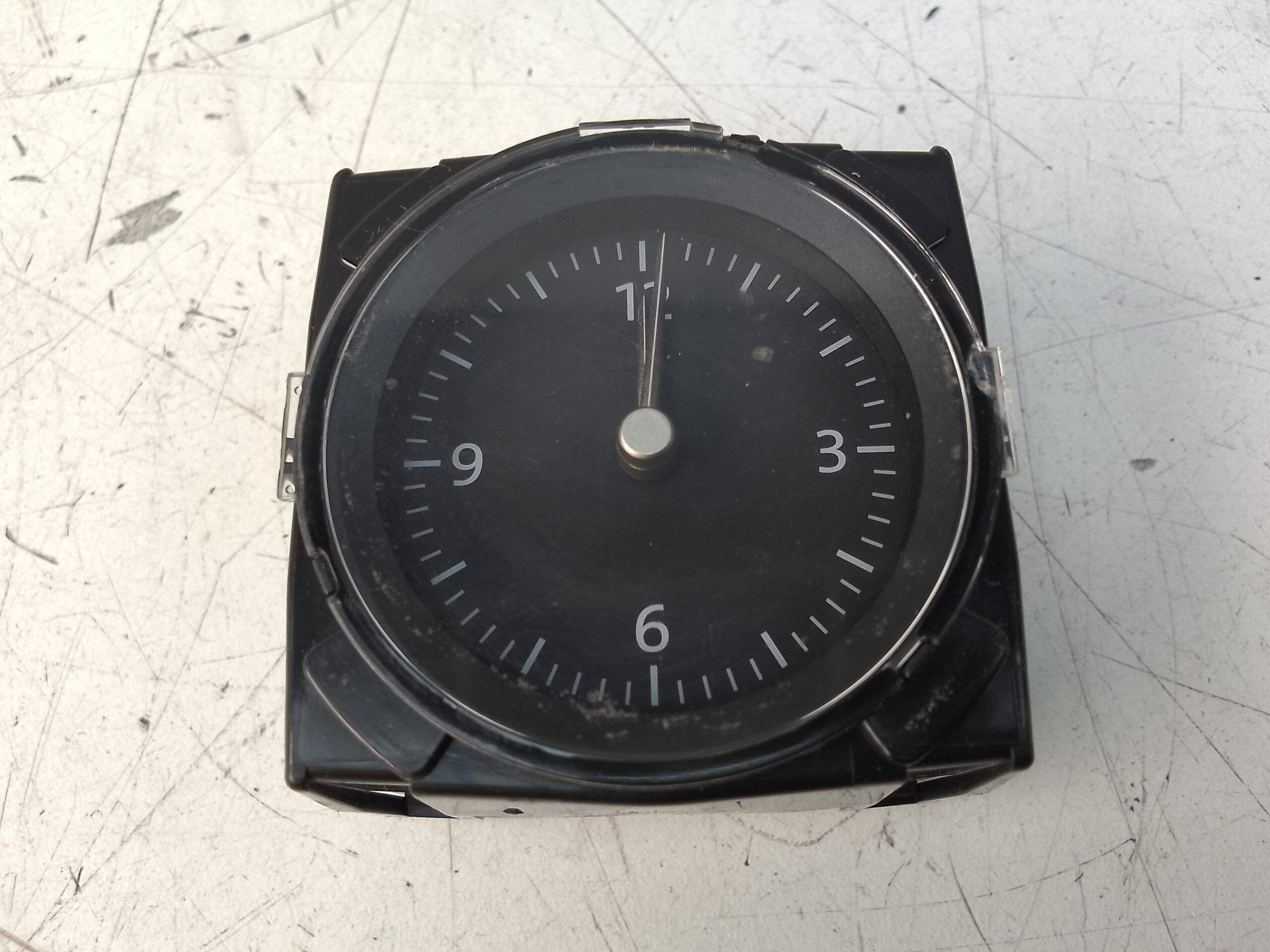 Reloj volkswagen passat variant (3g5)(07.2014->)