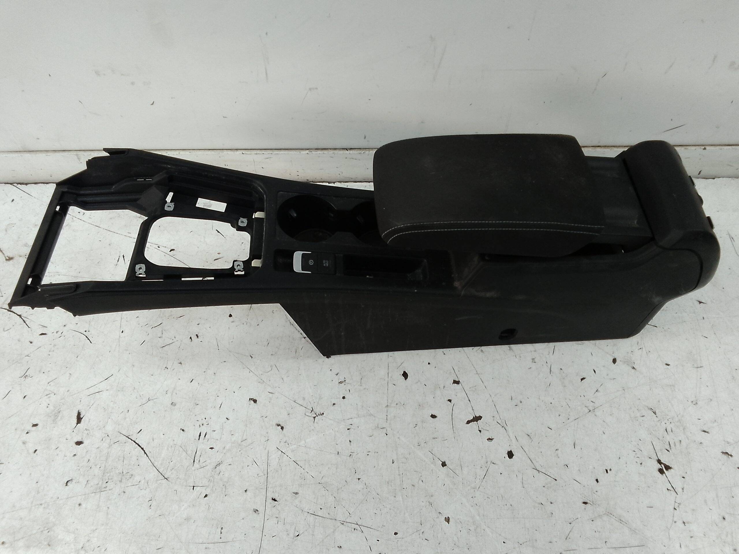 Consola central volkswagen passat variant (3g5)(07.2014->)