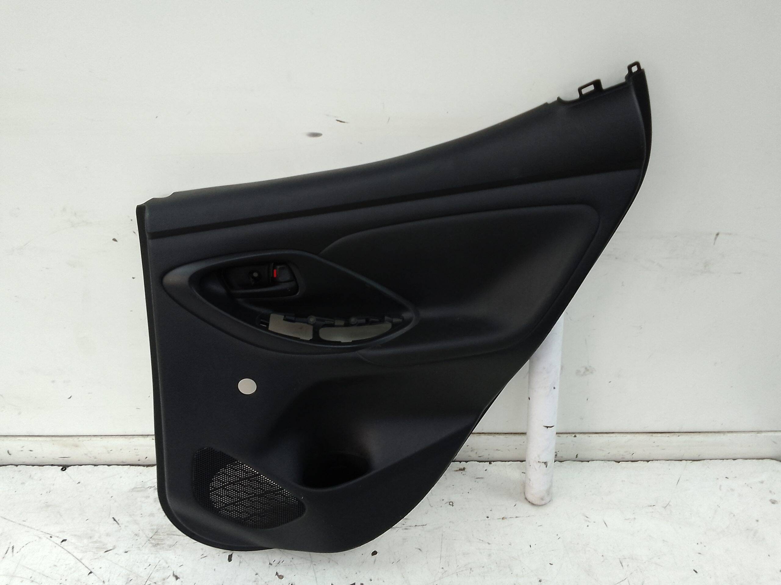 Moldura puerta trasera derecha toyota yaris 2021 ksp211l-bhmrkw