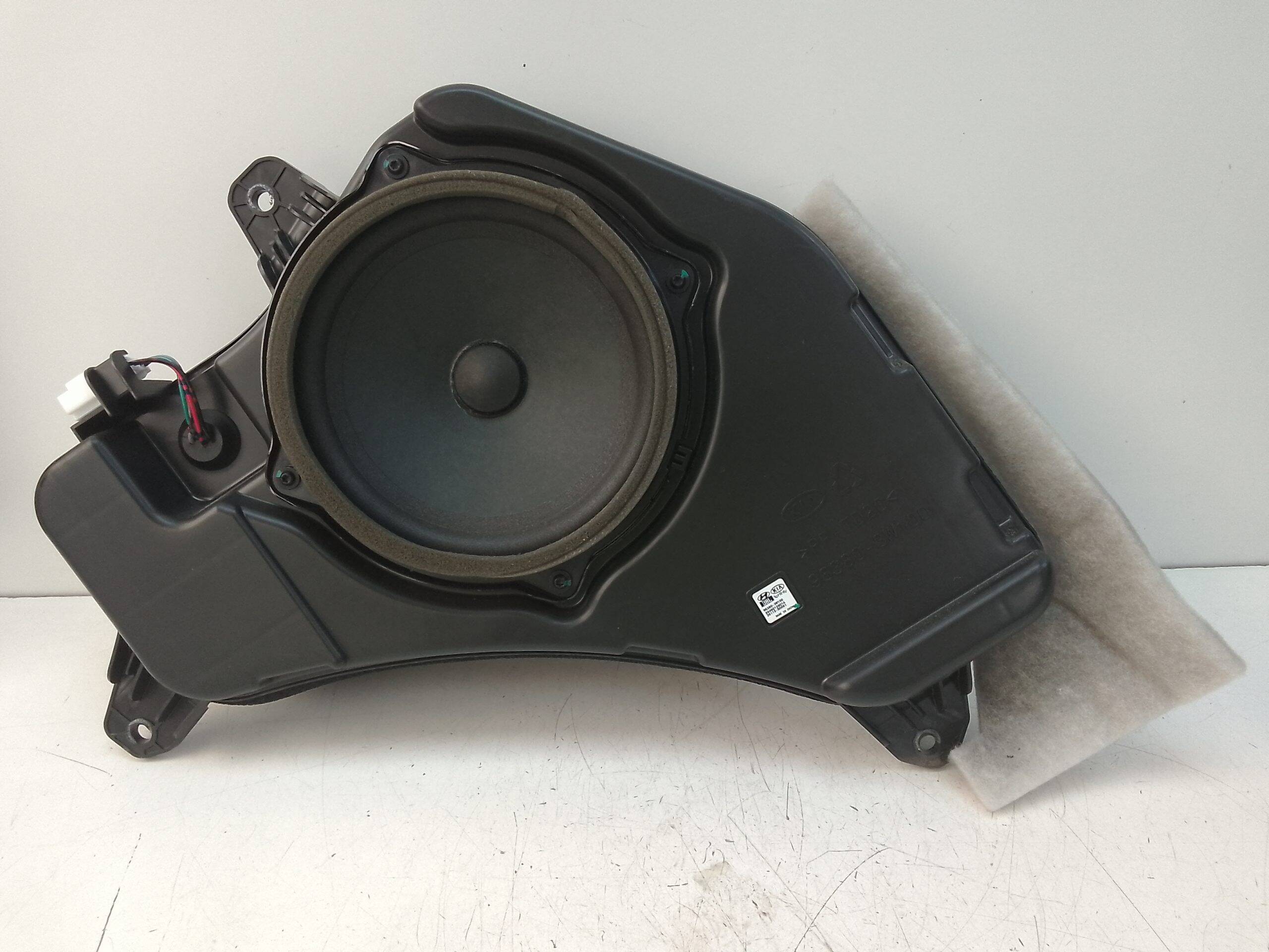 Caja subwoofer kia sportage (sl)(2010->)