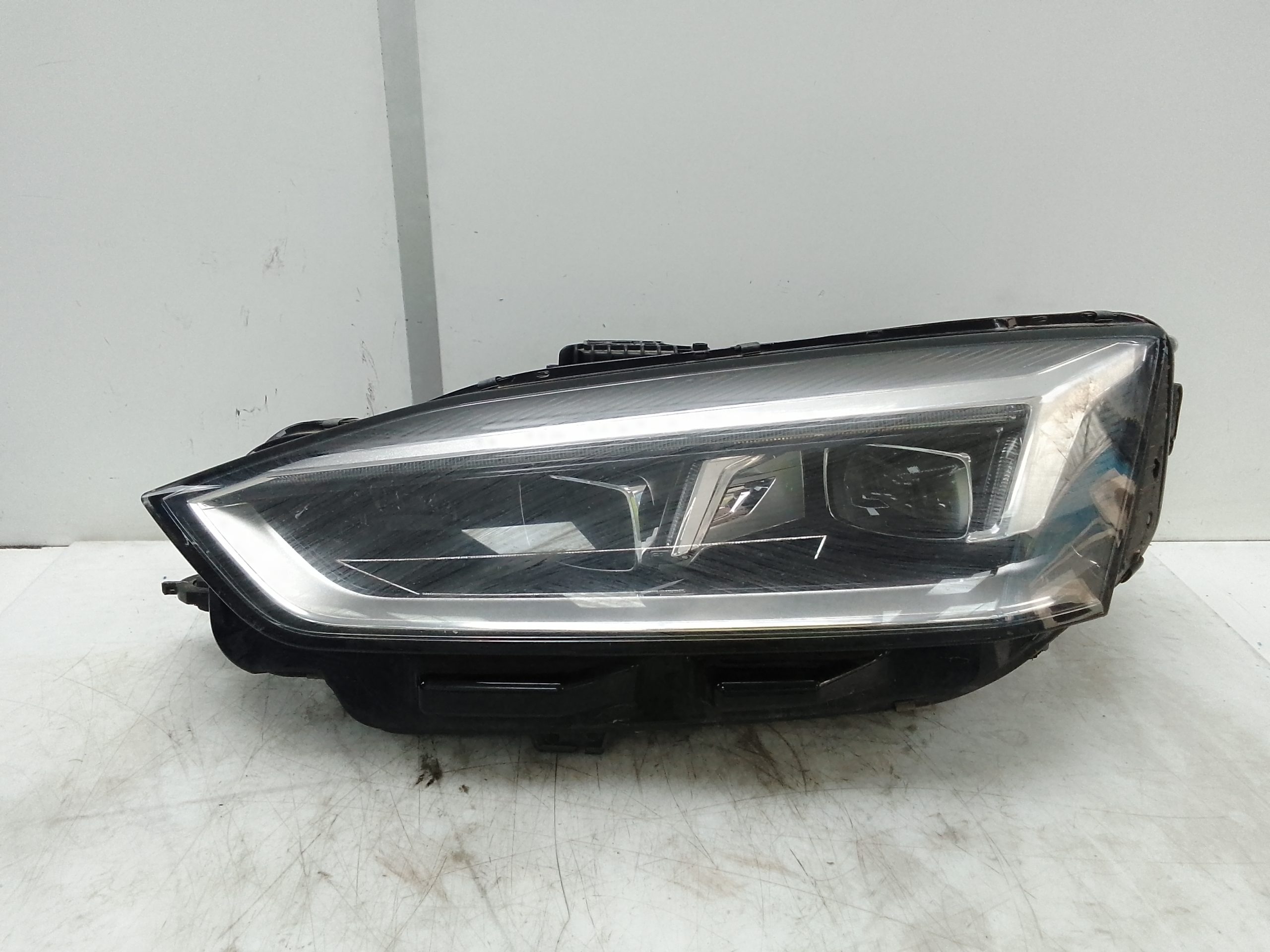 Faro izquierdo audi a5 coupe (f53)(07.2016->)