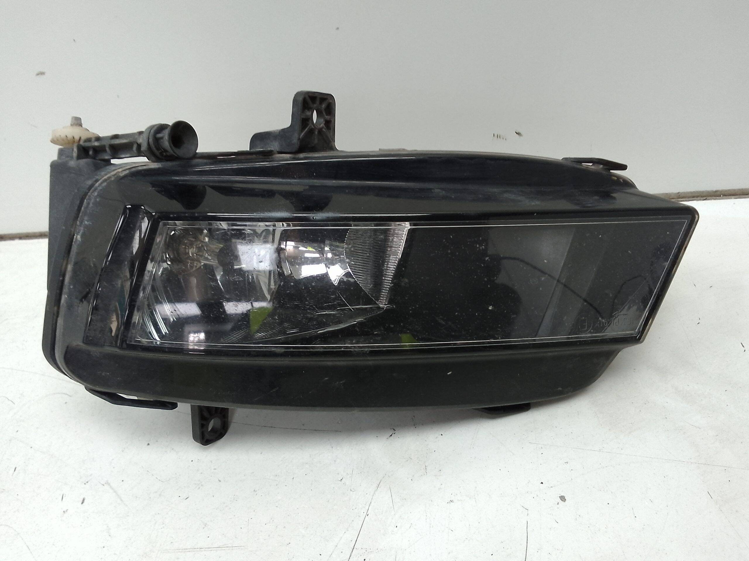 Faro antiniebla izquierdo volkswagen golf vii (5g1/be1)(09.2012->)