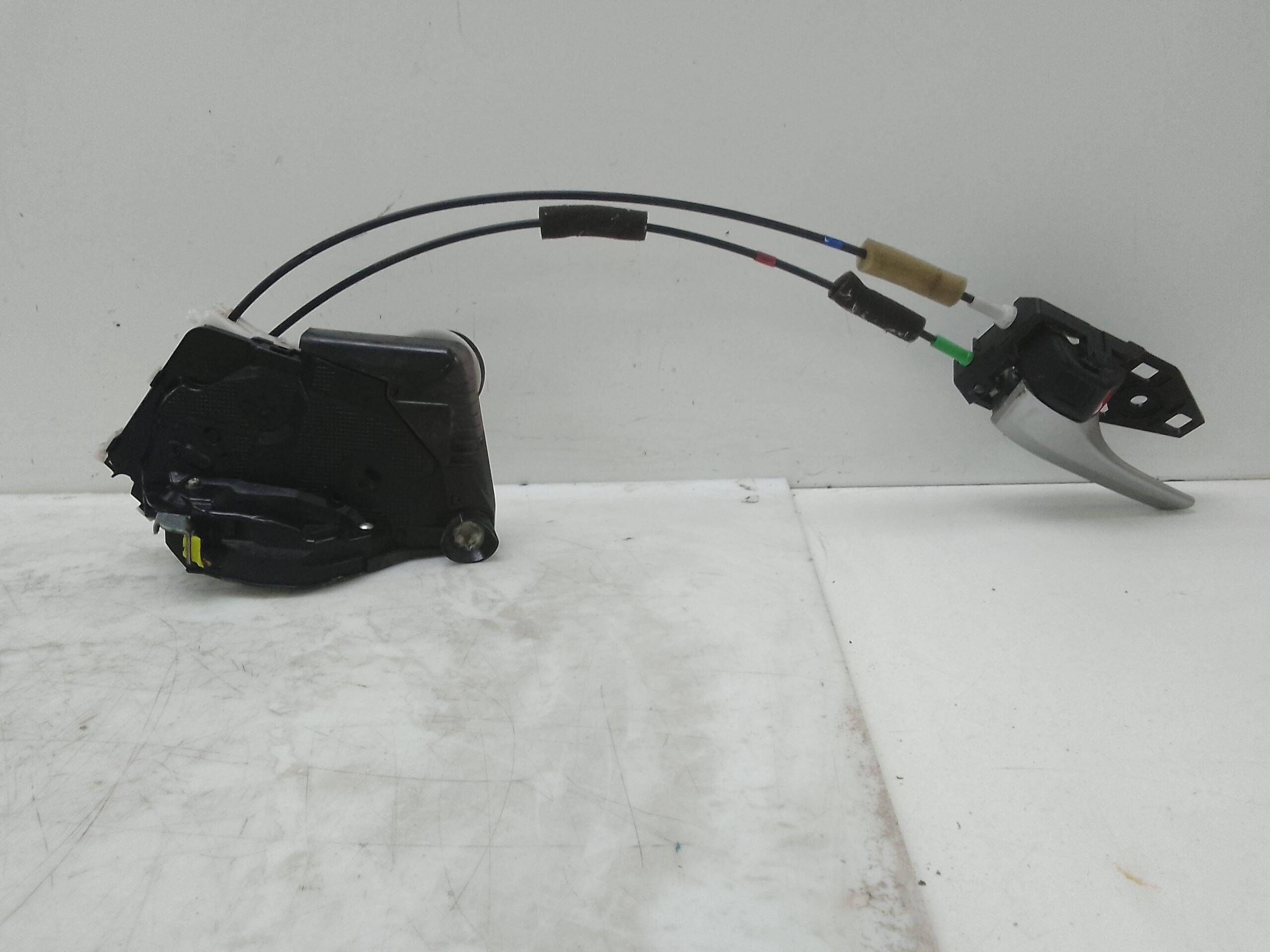 Cerradura puerta delantera izquierda toyota prius (zvw30)(2009->)