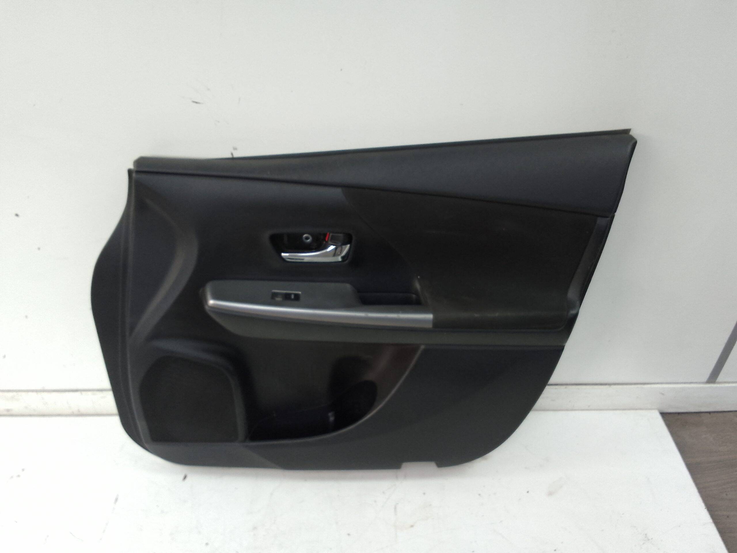 Guarnecido puerta delantera derecha toyota prius + (zvw40)(2012->)