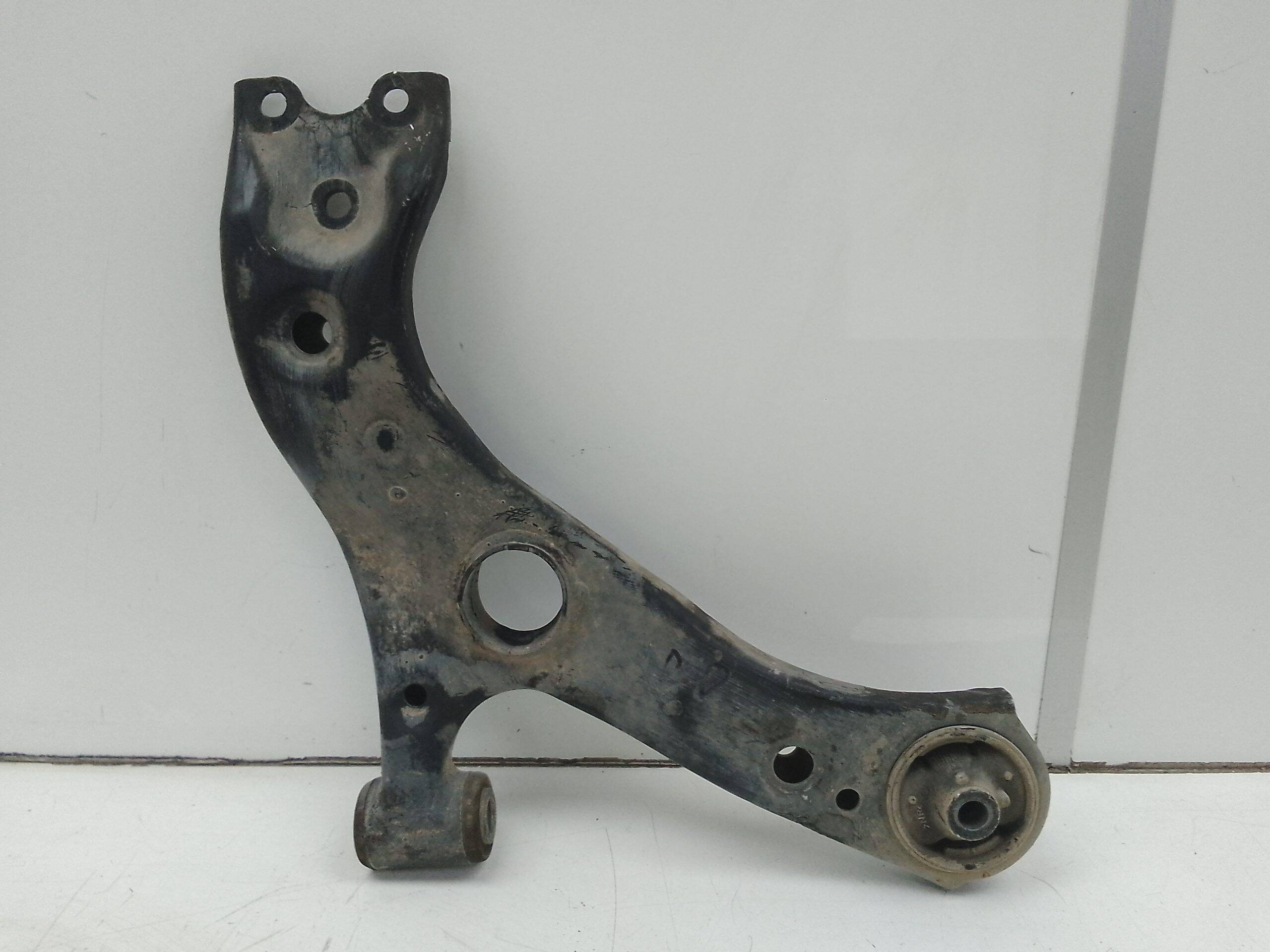 Brazo suspension inferior delantero derecho toyota c-hr (x10)(10.2016->)