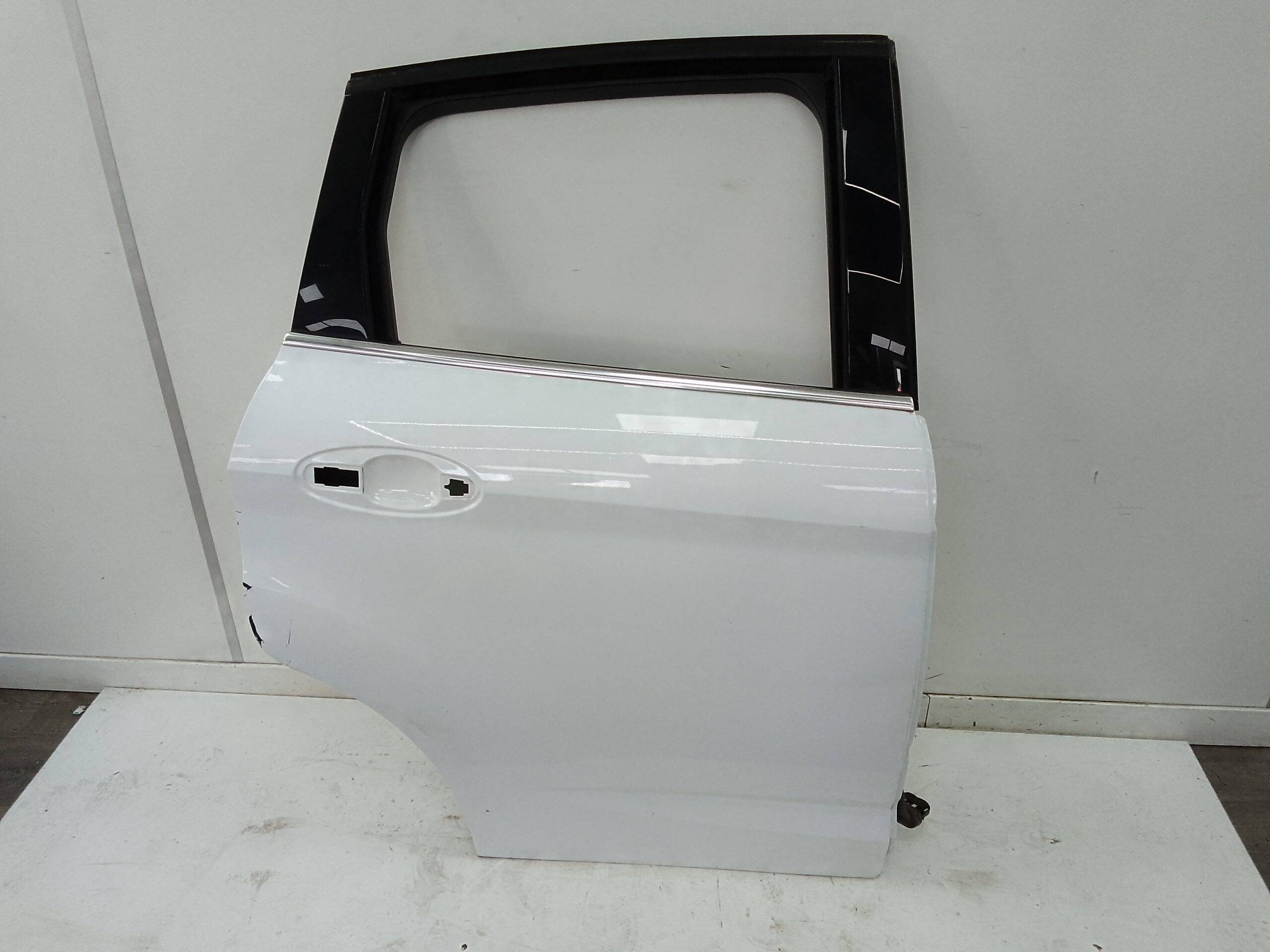 Puerta trasera derecha ford c-max (cb7)(2010->)