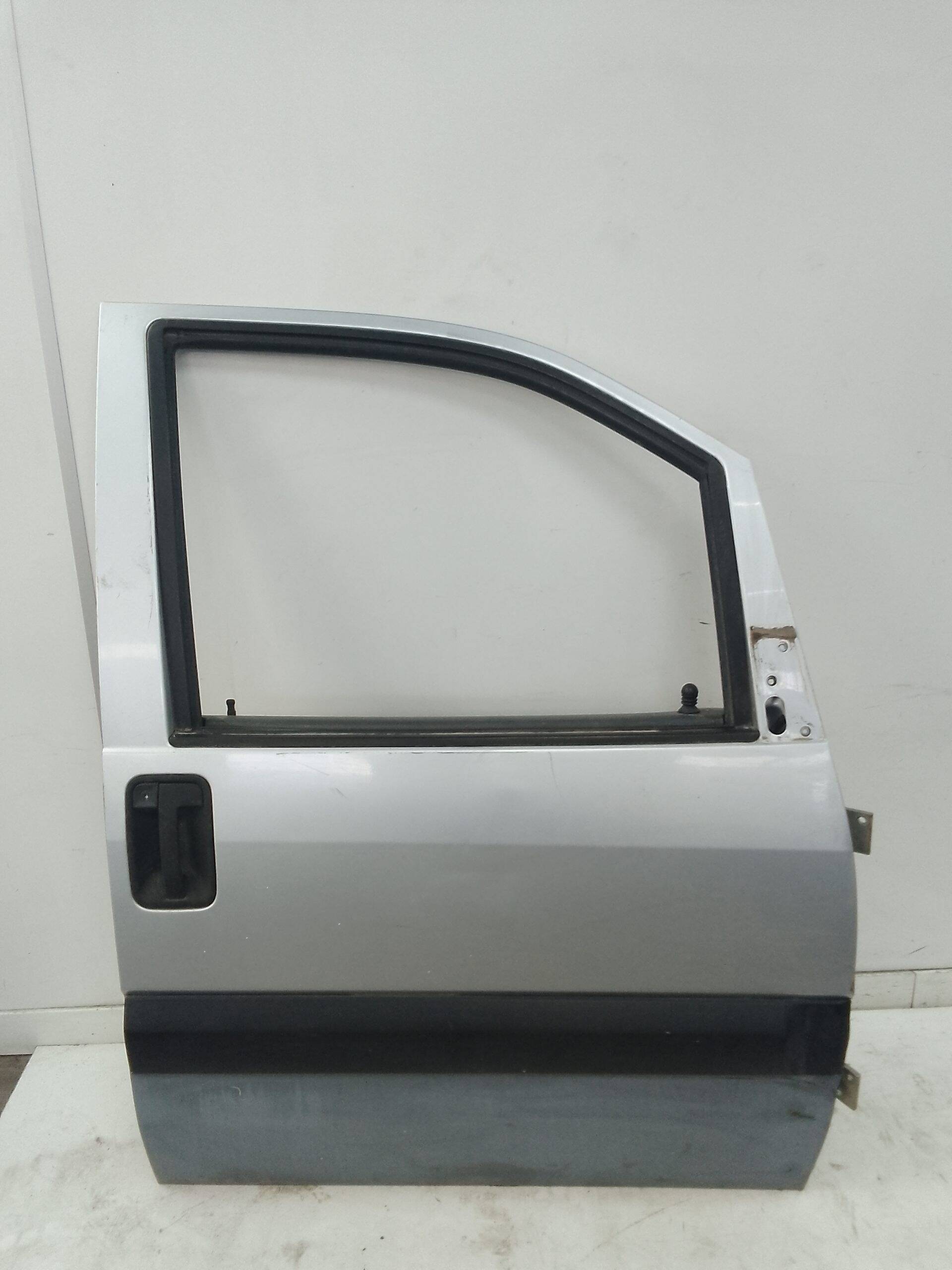 Puerta delantera derecha peugeot expert combi (1995->2007)