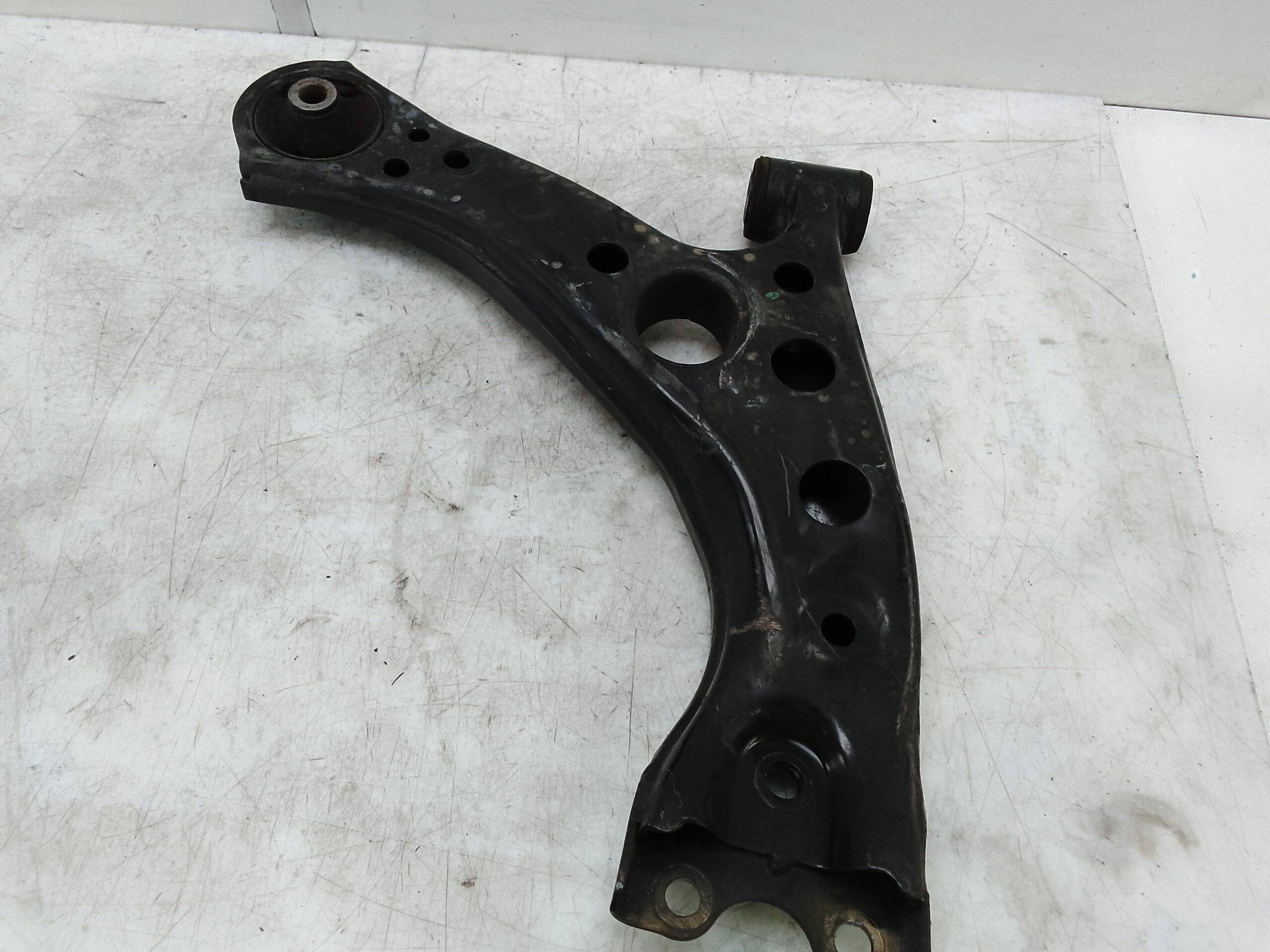 Brazo suspension inferior delantero derecho toyota c-hr (x10)(10.2016->)