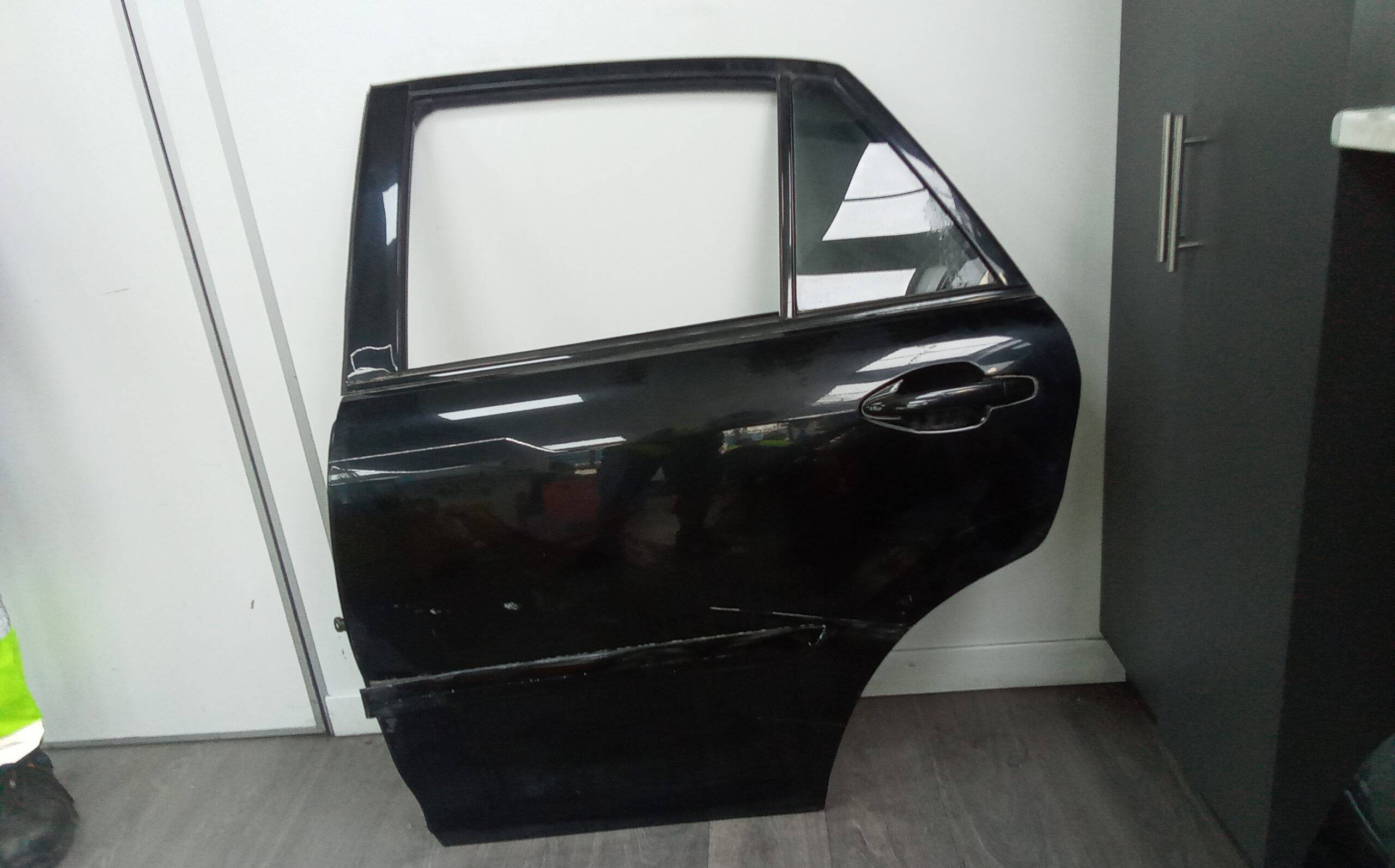 Puerta trasera izquierda lexus rx 300 (mcu35)(2003->)