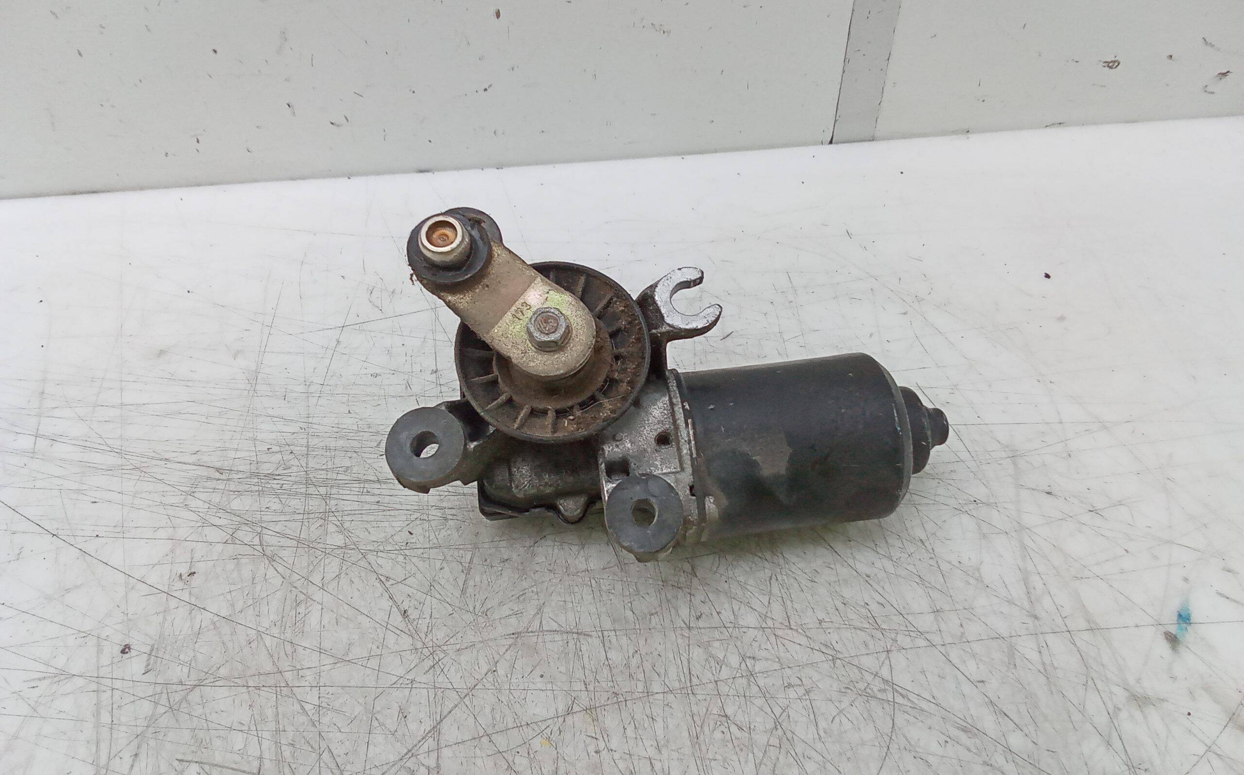 Motor limpia mitsubishi montero (v60/v70)(2000->)