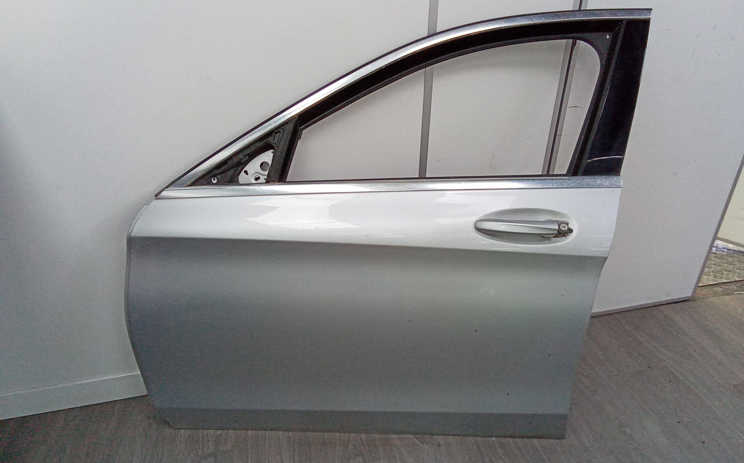 Puerta delantera izquierda mercedes-benz clase c (bm 205) berlina (03.2014->)