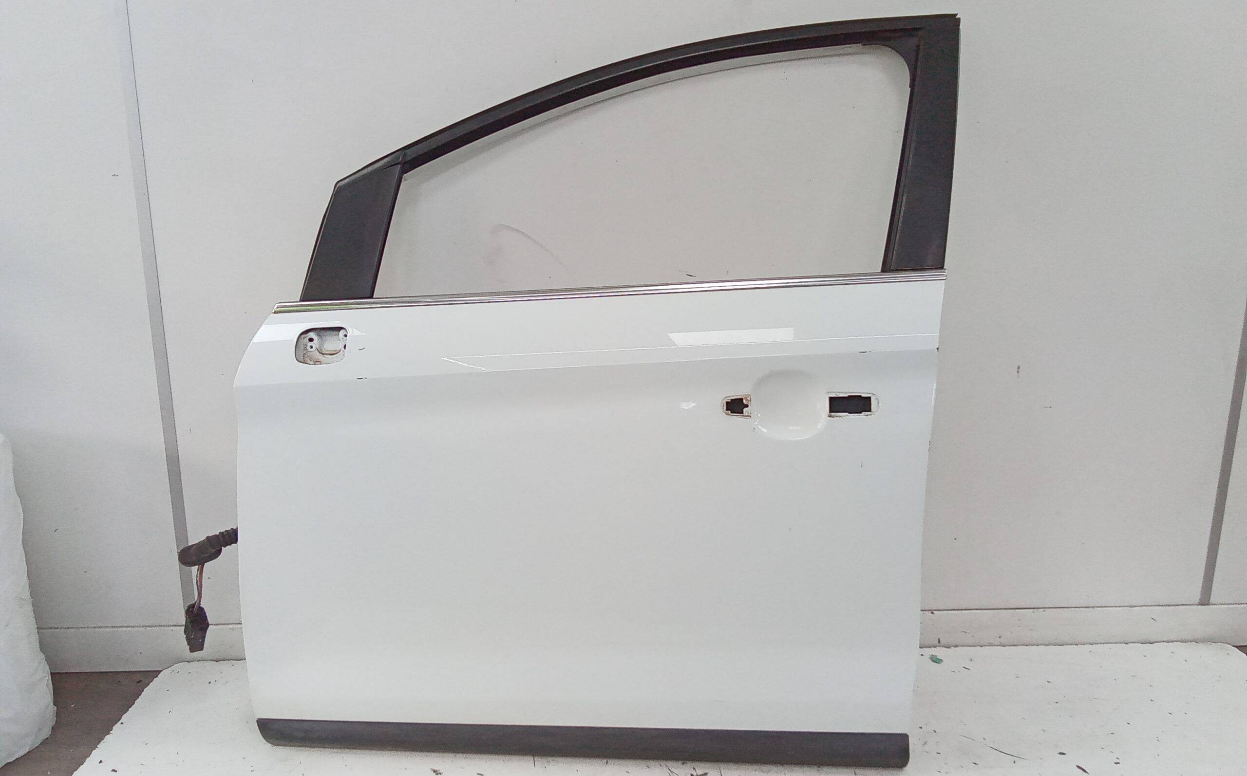 Puerta delantera izquierda ford kuga (cbv)(2008->)