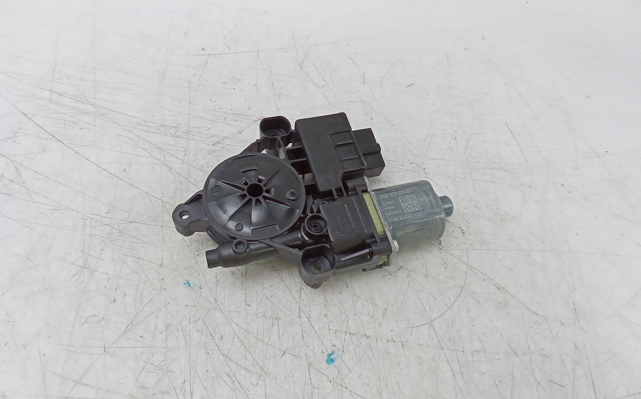 Motor elevalunas trasero izquierdo seat leon st 5f8 (10.2013->)