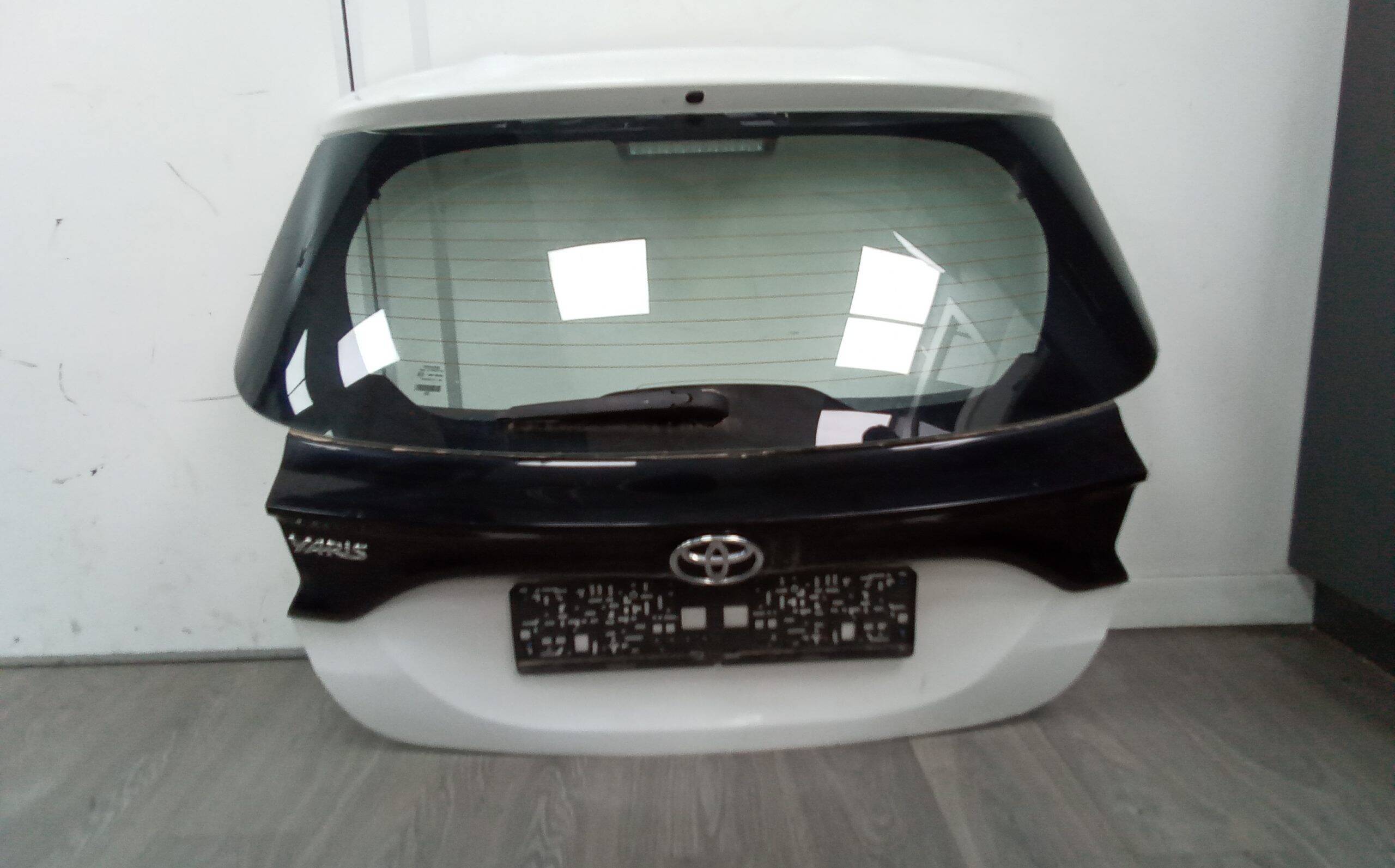 Porton trasero toyota yaris 2021 ksp211l-bhmrkw