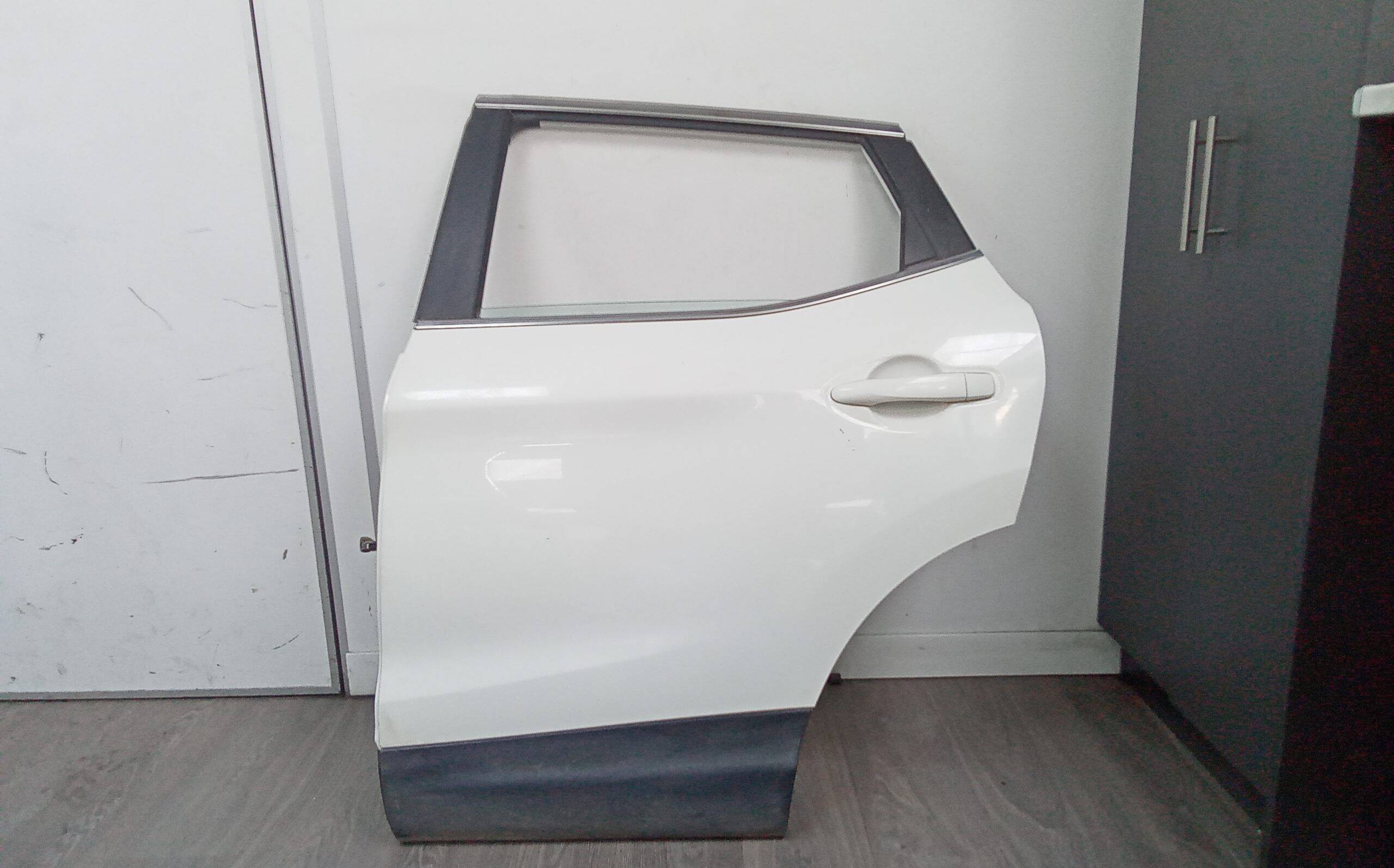 Puerta trasera izquierda nissan qashqai ii (j11e)(2013->)