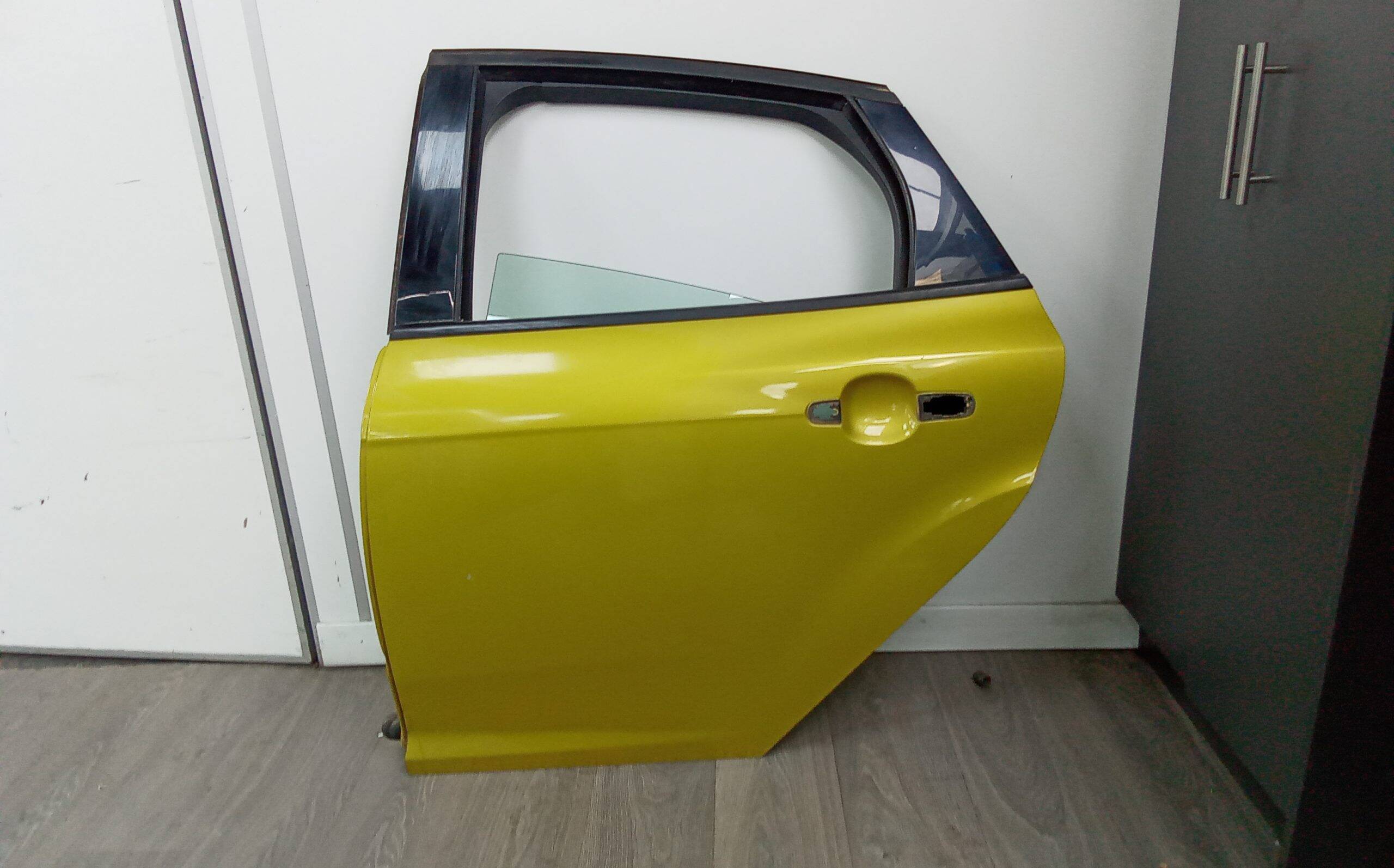 Puerta trasera izquierda ford focus berlina (cb8)(2010->)