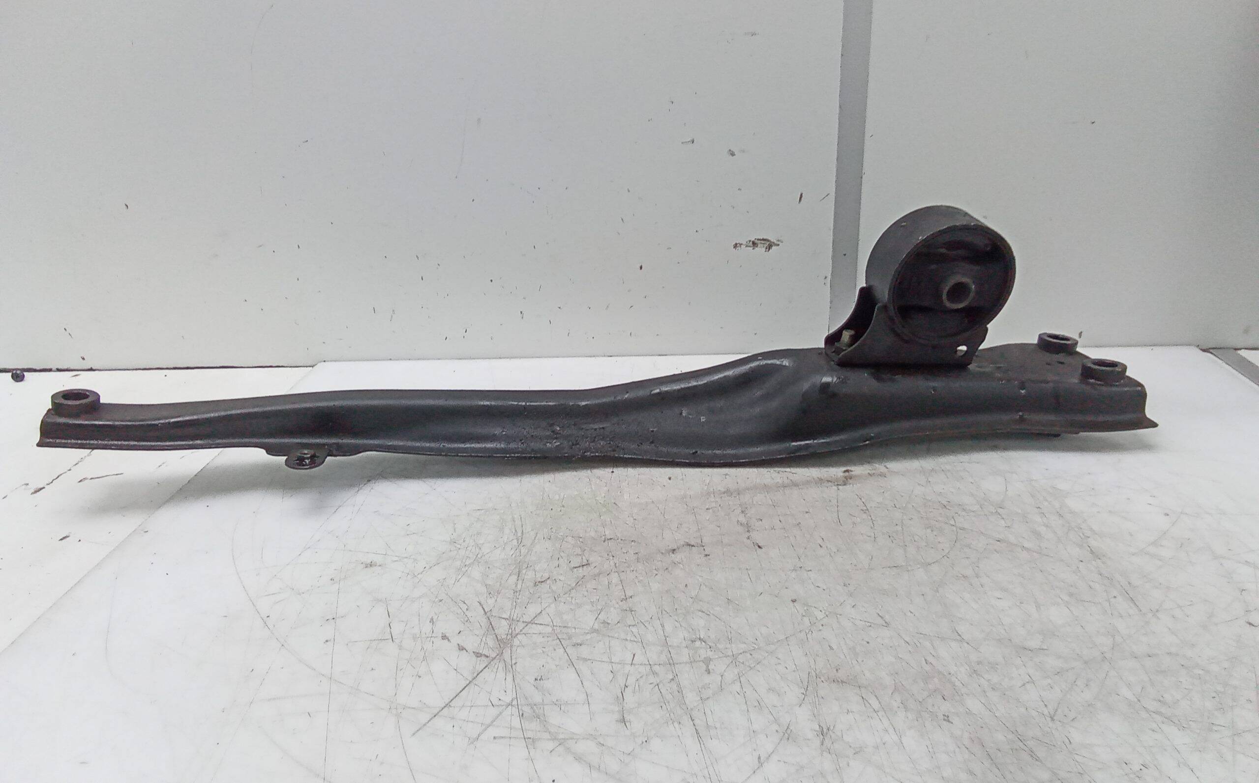 Soporte motor trasero mitsubishi outlander (cw0)(2007->)