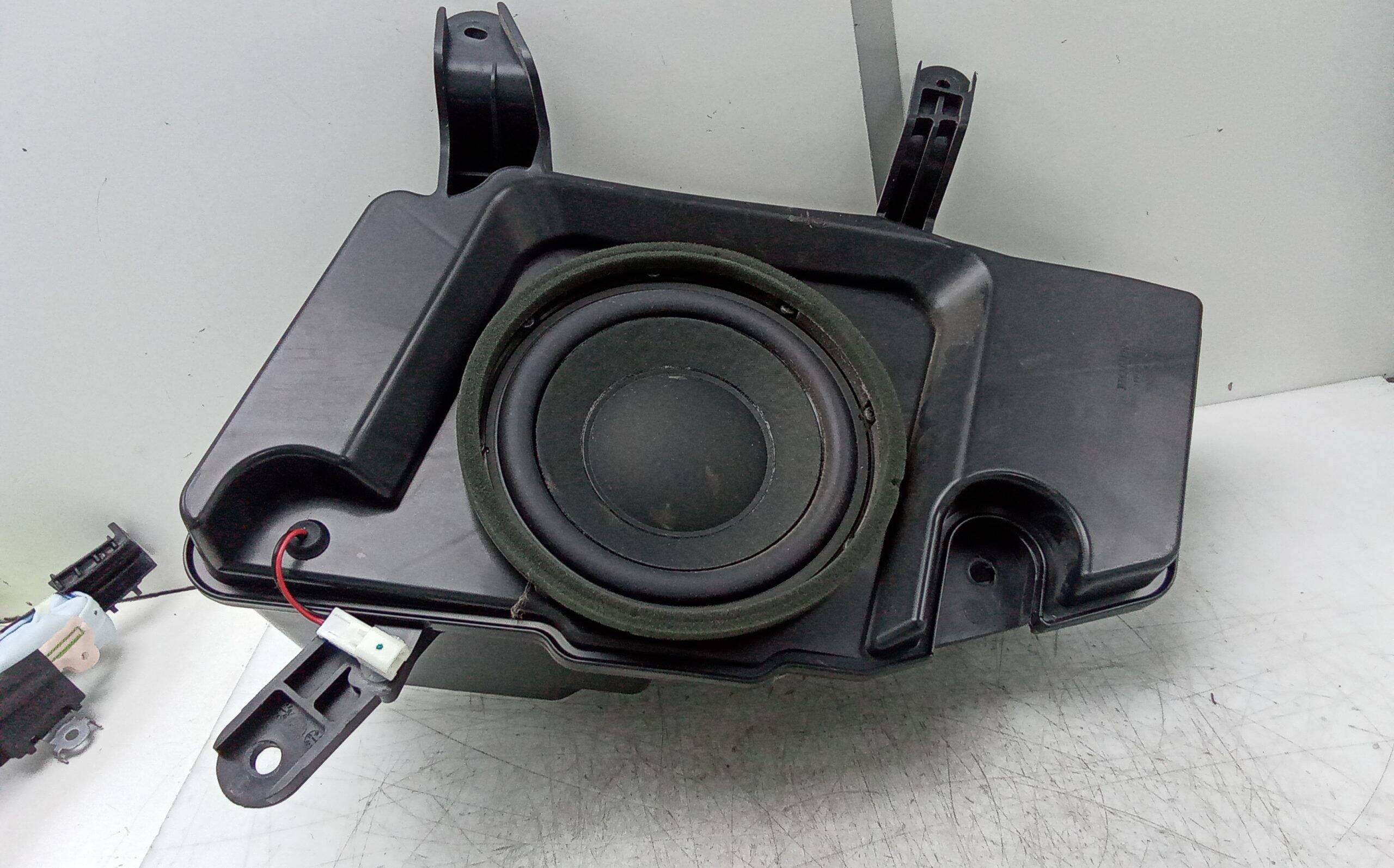 Caja subwoofer honda cr-v (rw)(2018->)