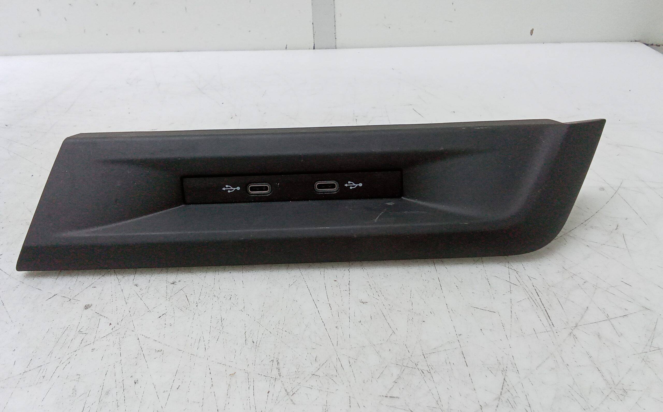 Puerto usb auxiliar volkswagen golf viii berlina (cd1)(12.2019->)