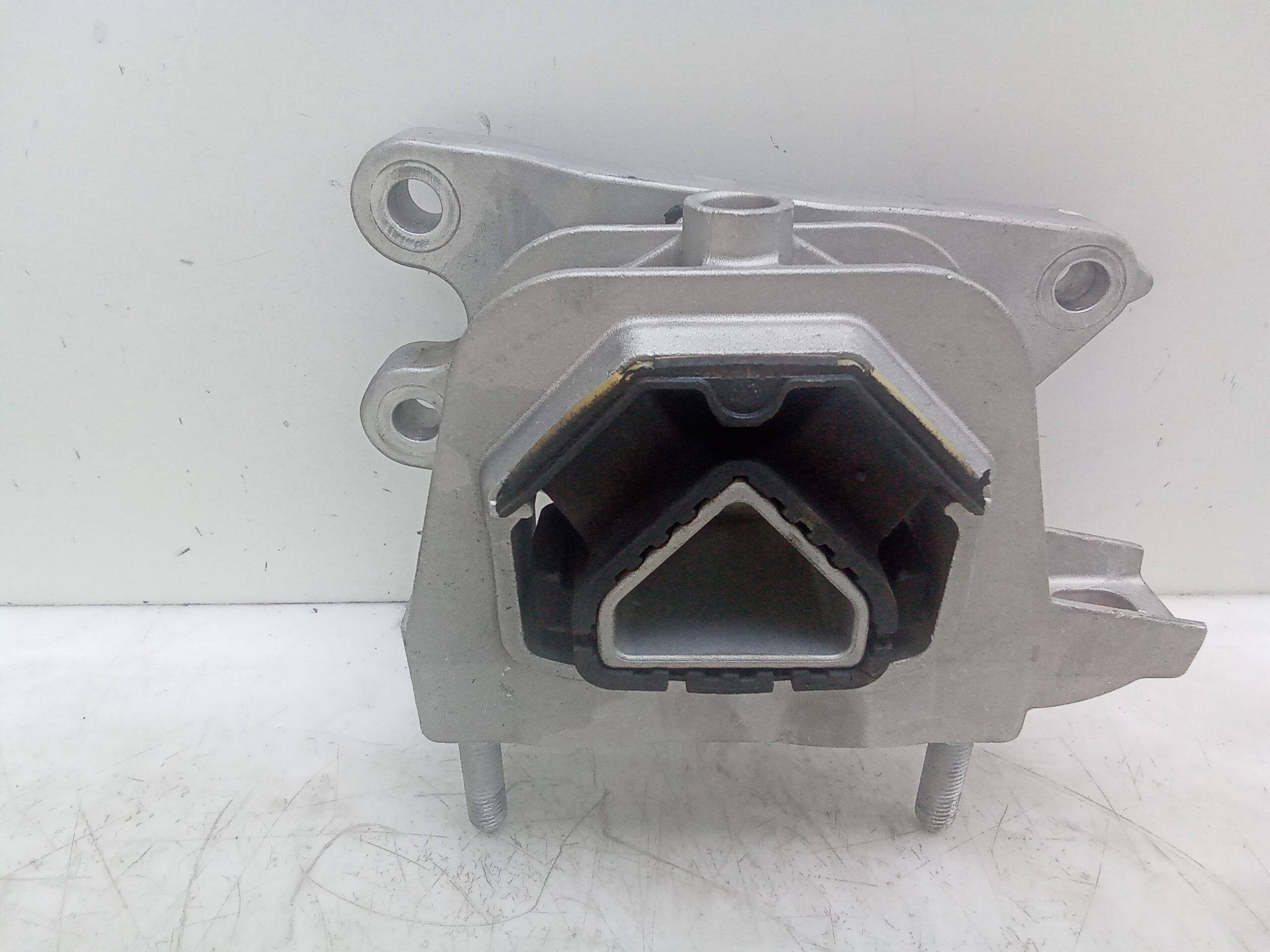 Soporte taco motor peugeot 208 (p2)(06.2019->)