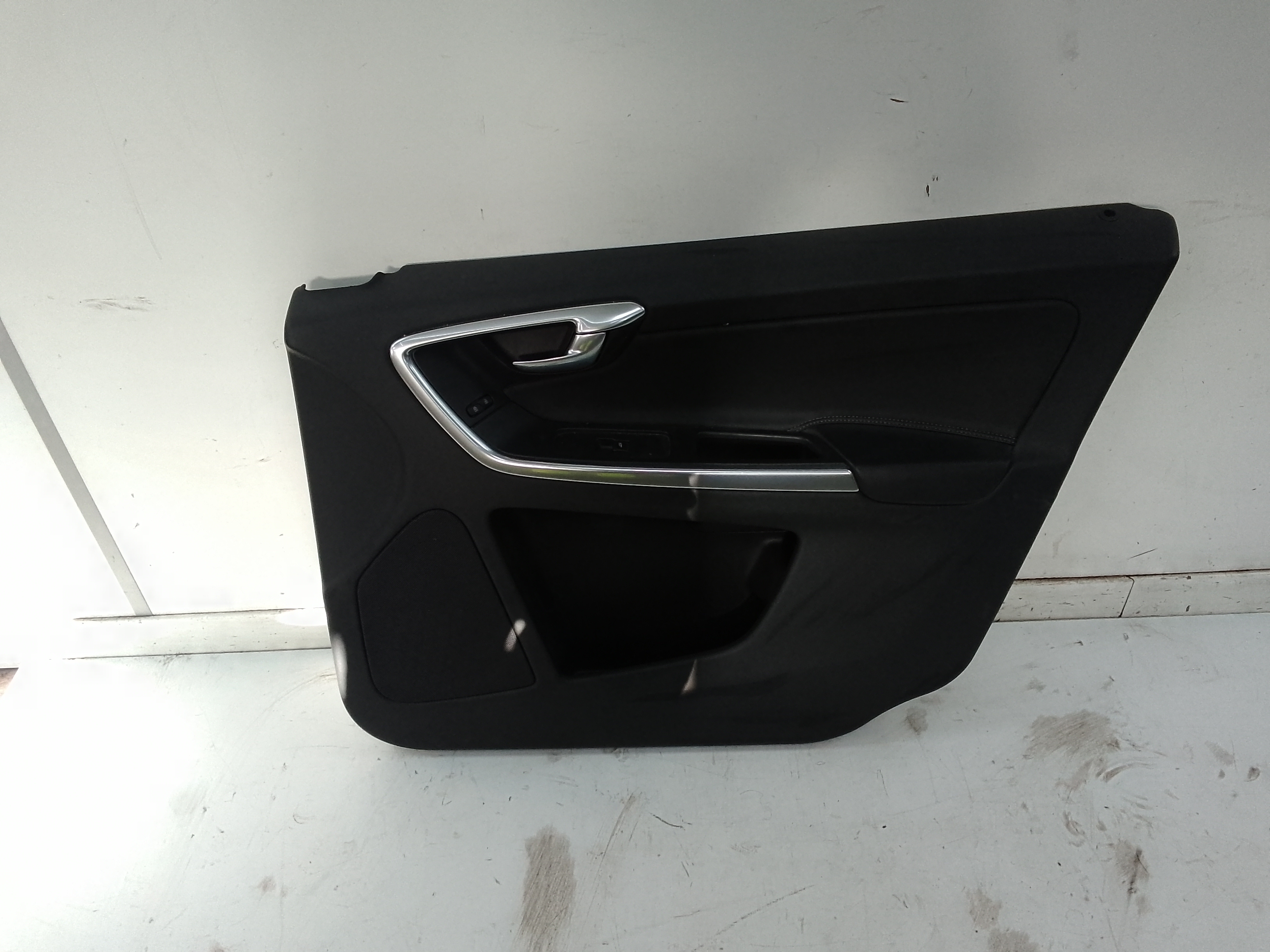 Guarnecido puerta delantera derecha volvo xc60 (2008->)