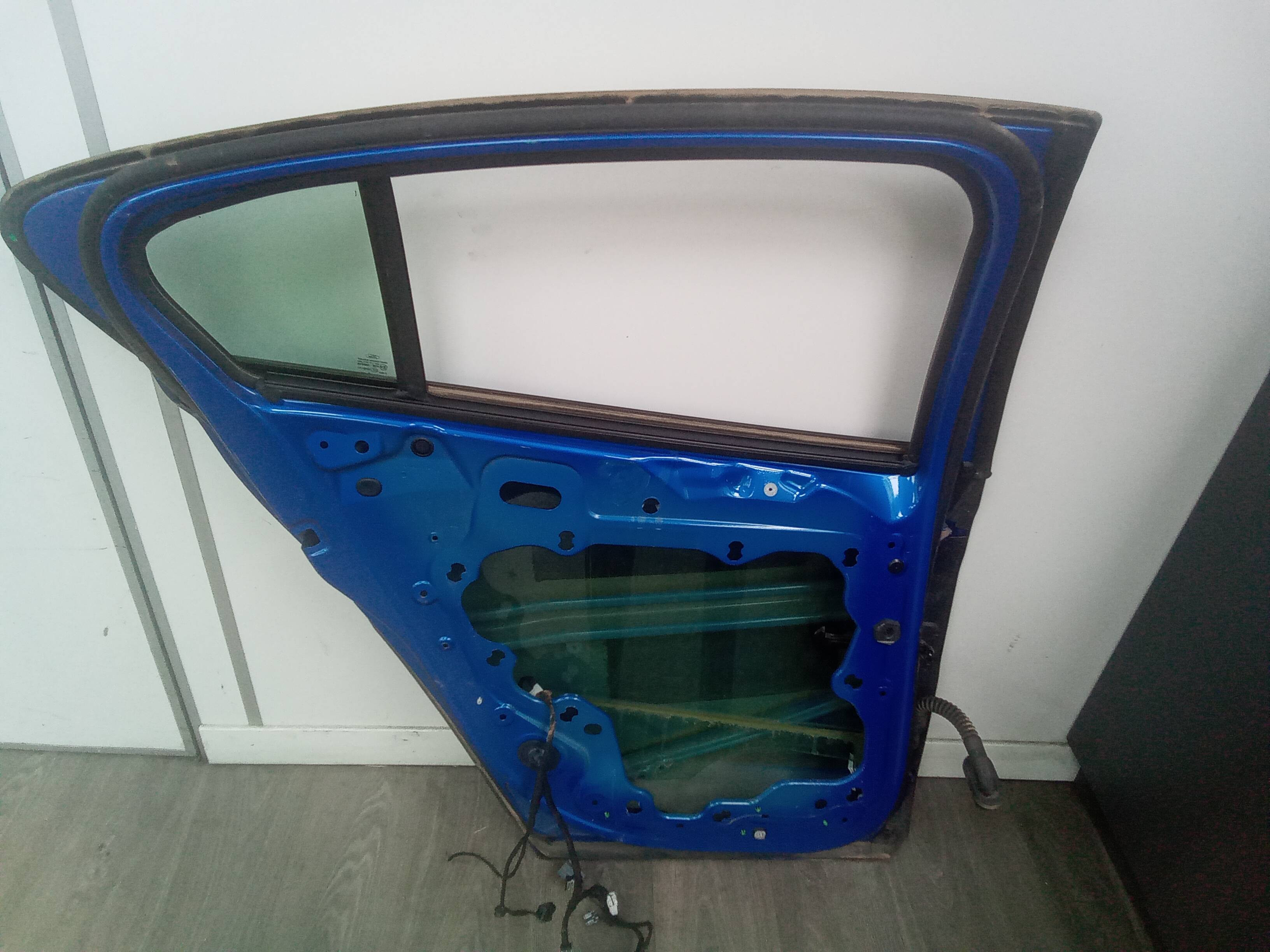 Puerta trasera izquierda ford focus berlina (cge)(2018->)