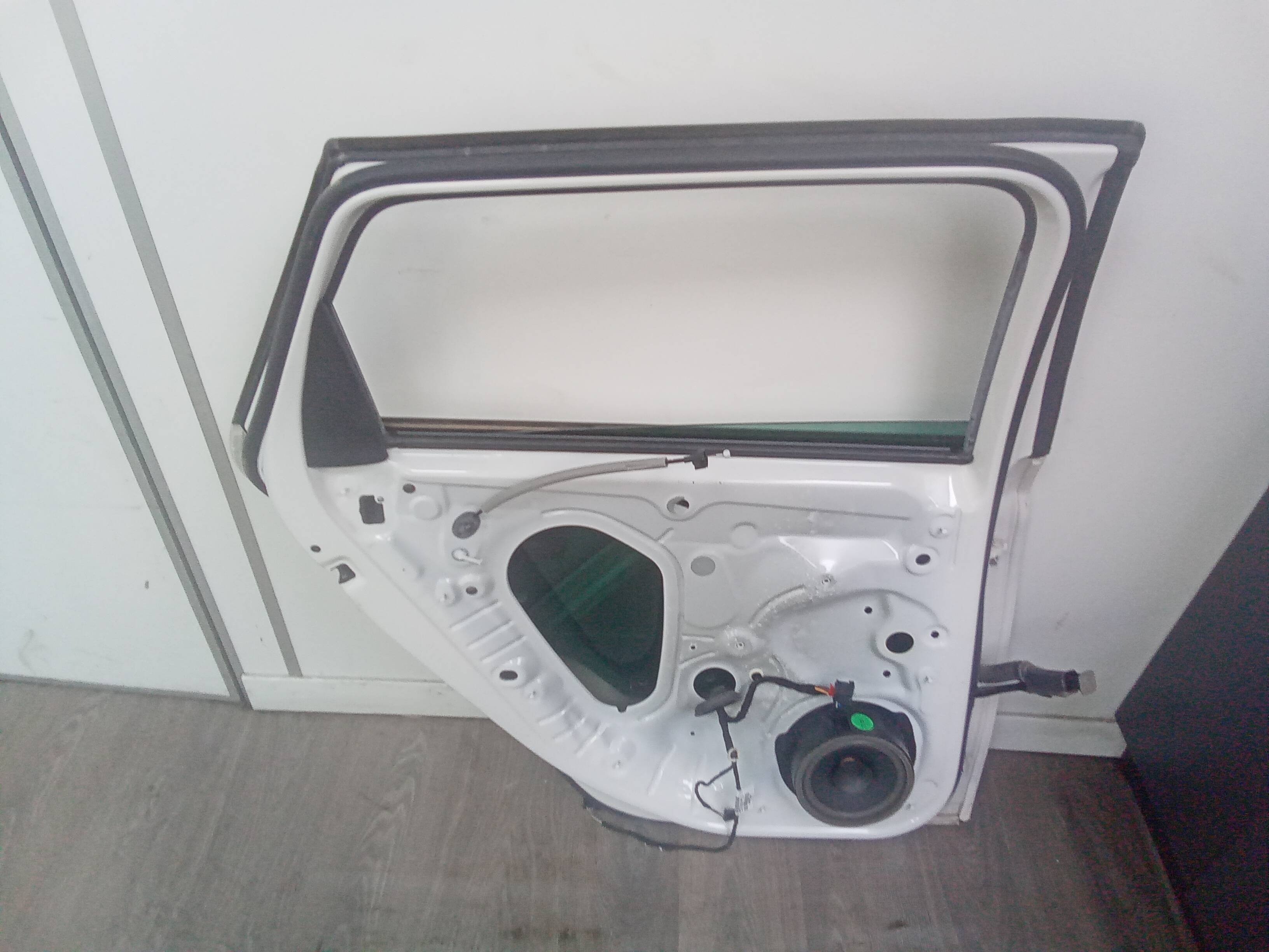 Puerta trasera izquierda seat leon sportstourer (kl8)(04.2020->)