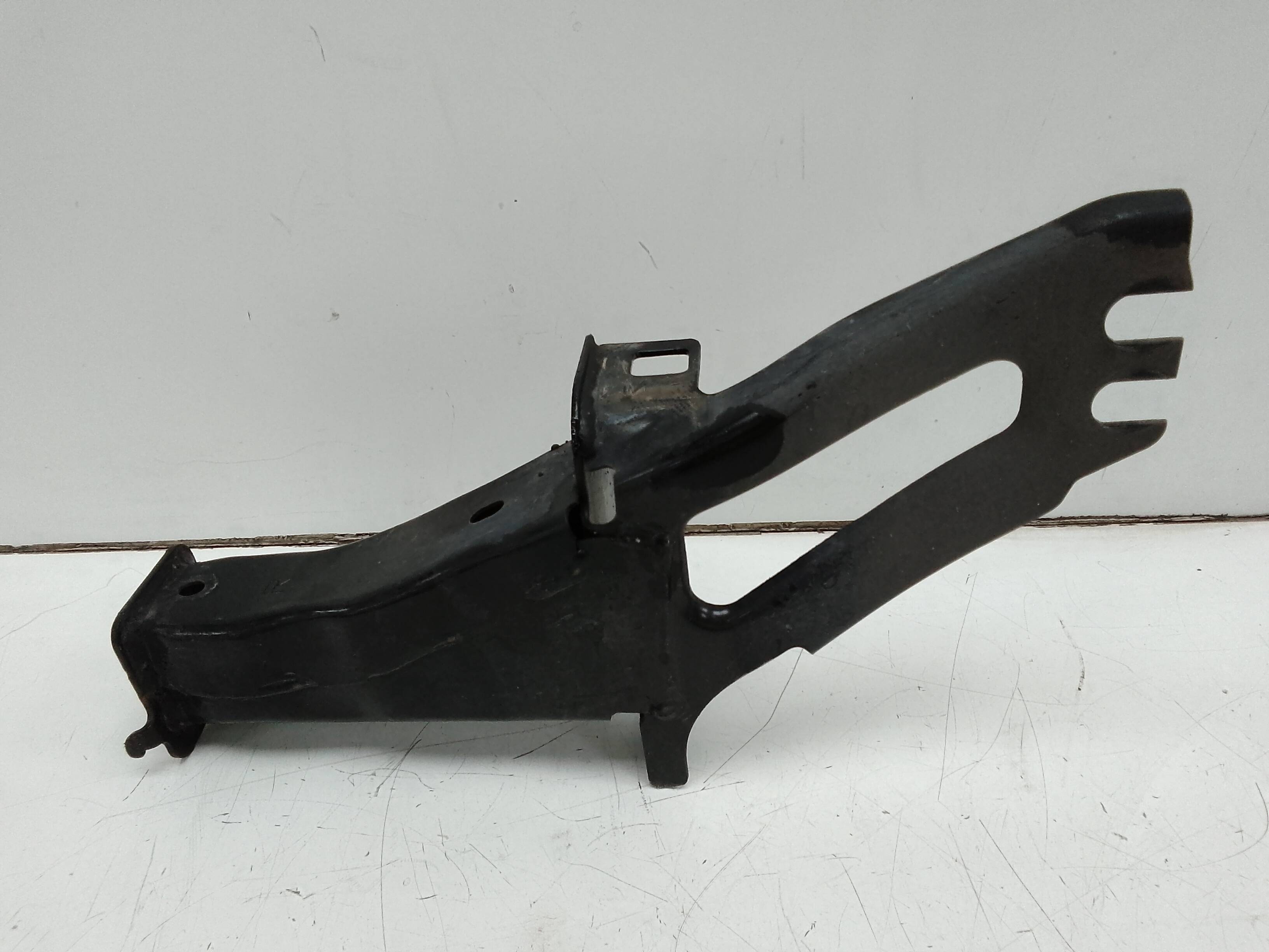 Soporte radiador derecho volvo xc60 (2008->)