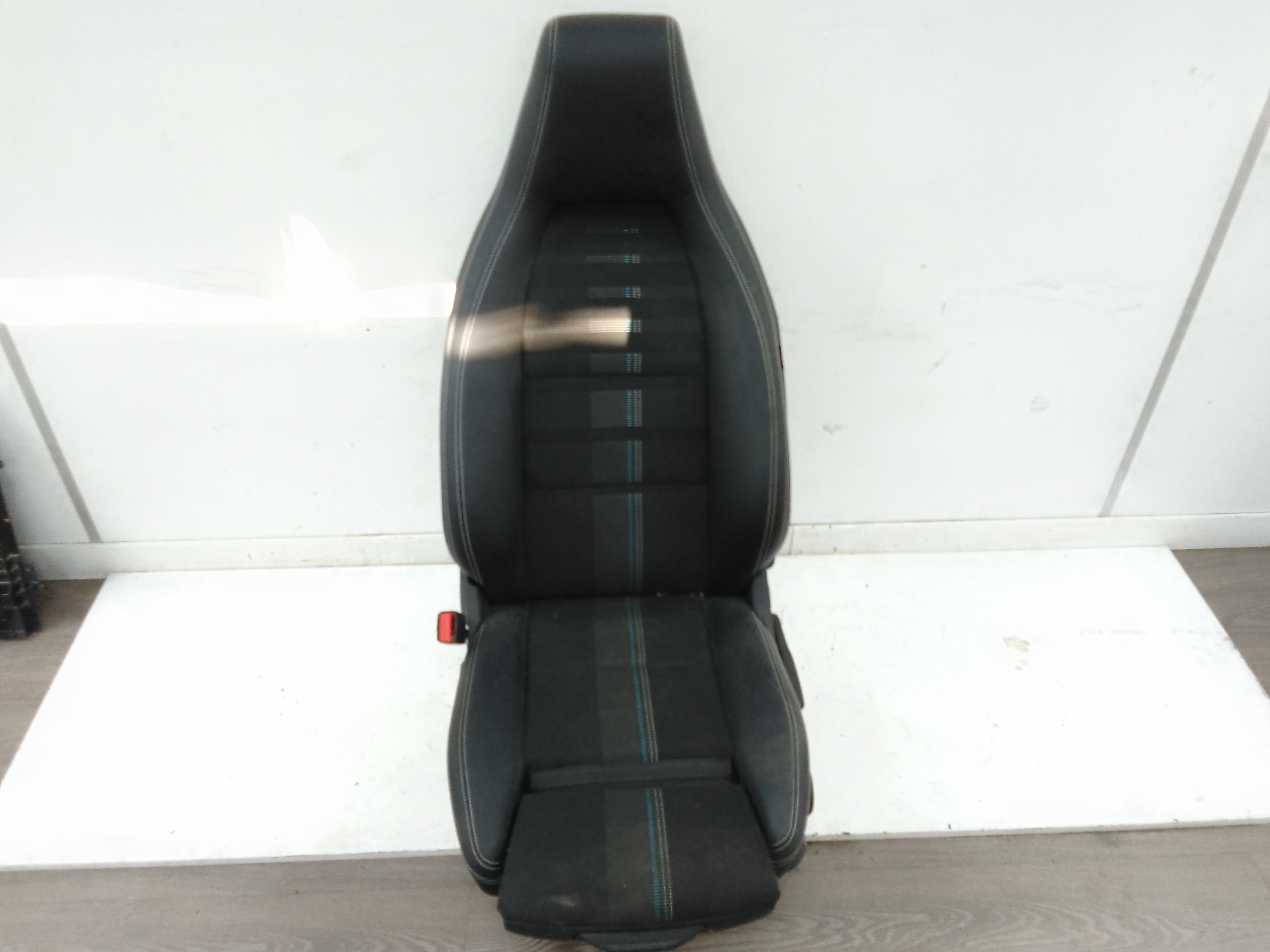 Asiento delantero izquierdo mercedes-benz clase cla (bm 117)(03.2013->)