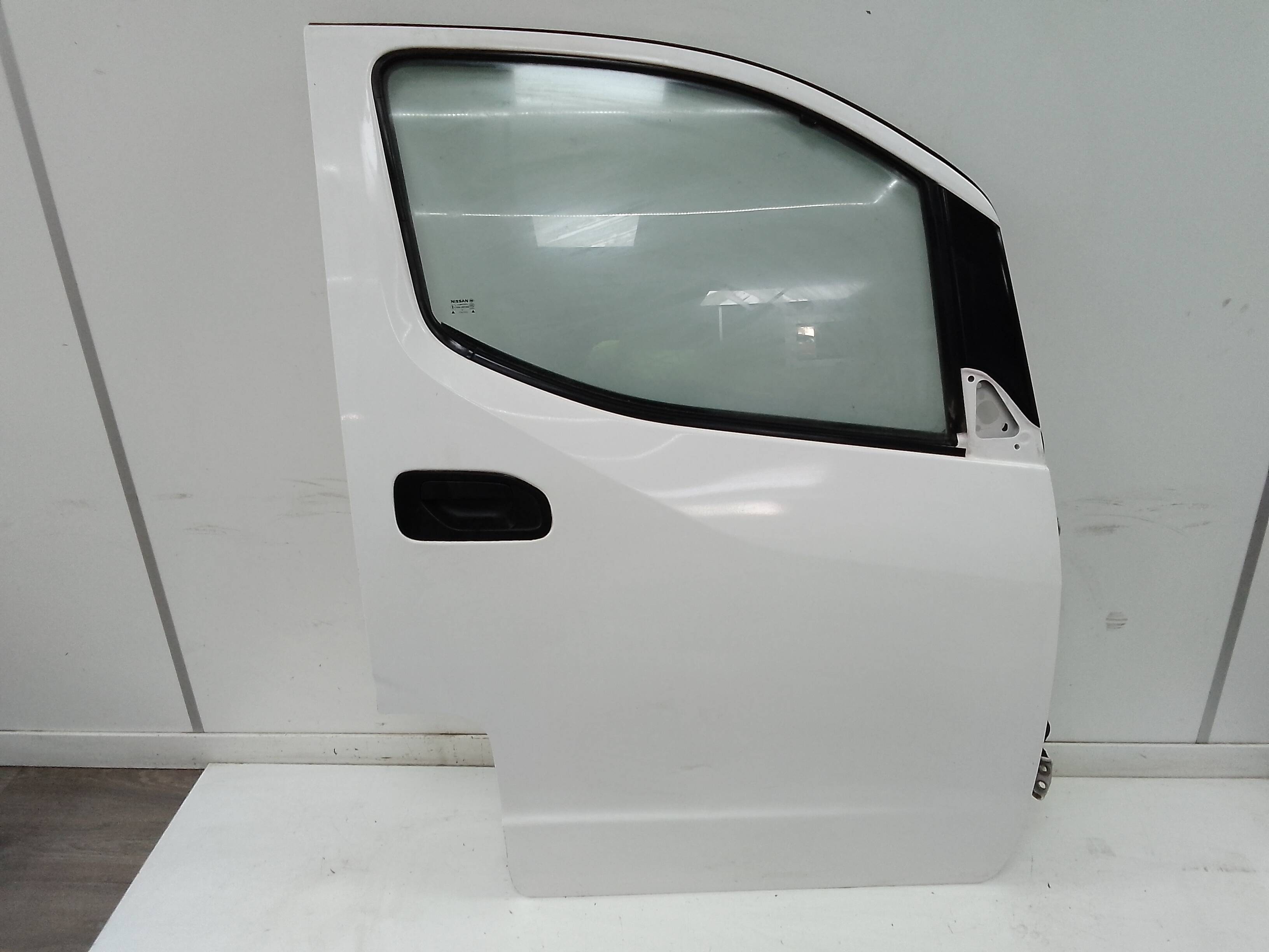 Puerta delantera derecha nissan nv200 /evalia (m20/m)(08.2009->)