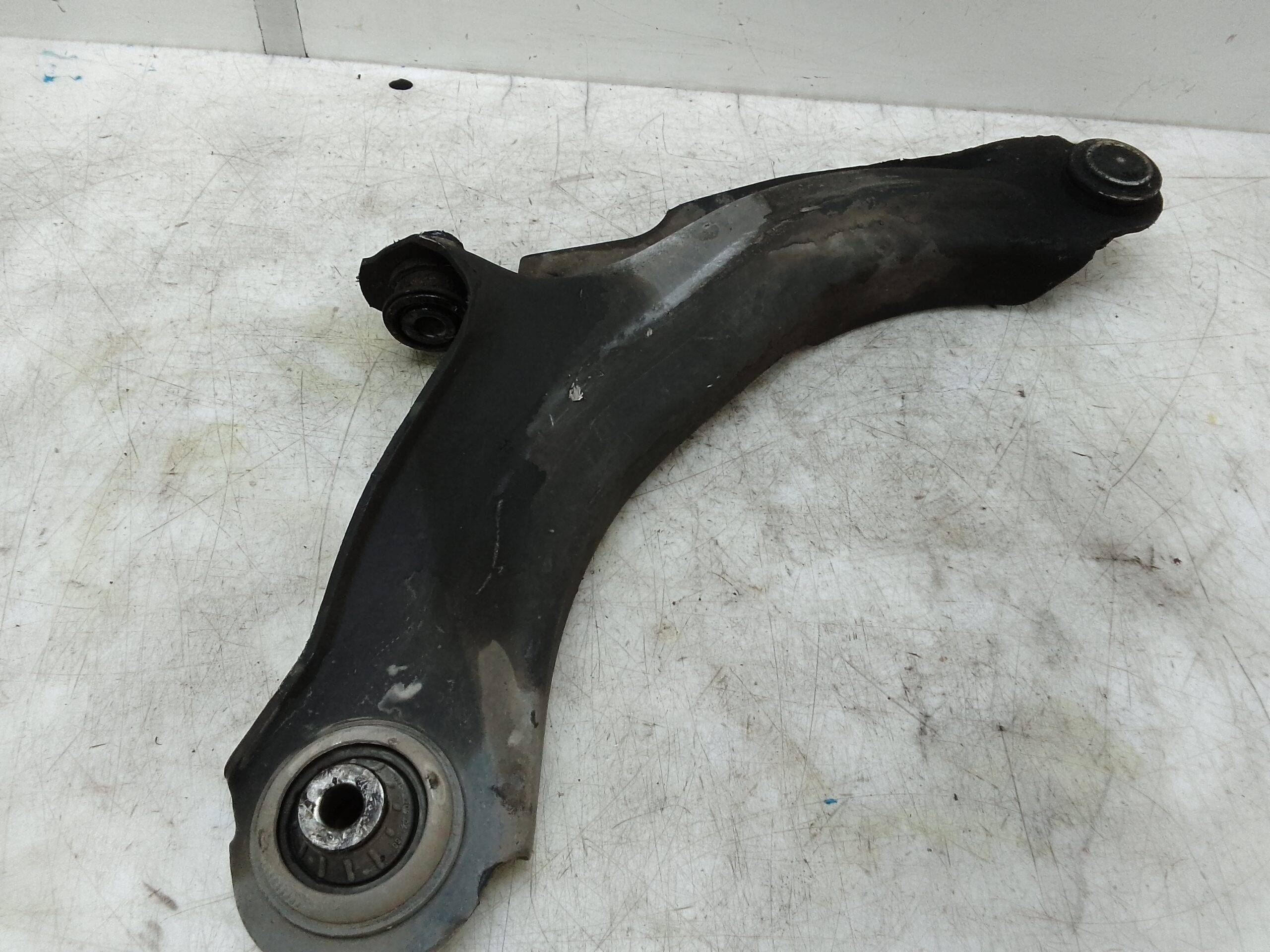 Brazo suspension inferior delantero izquierdo renault clio iv (2012->)